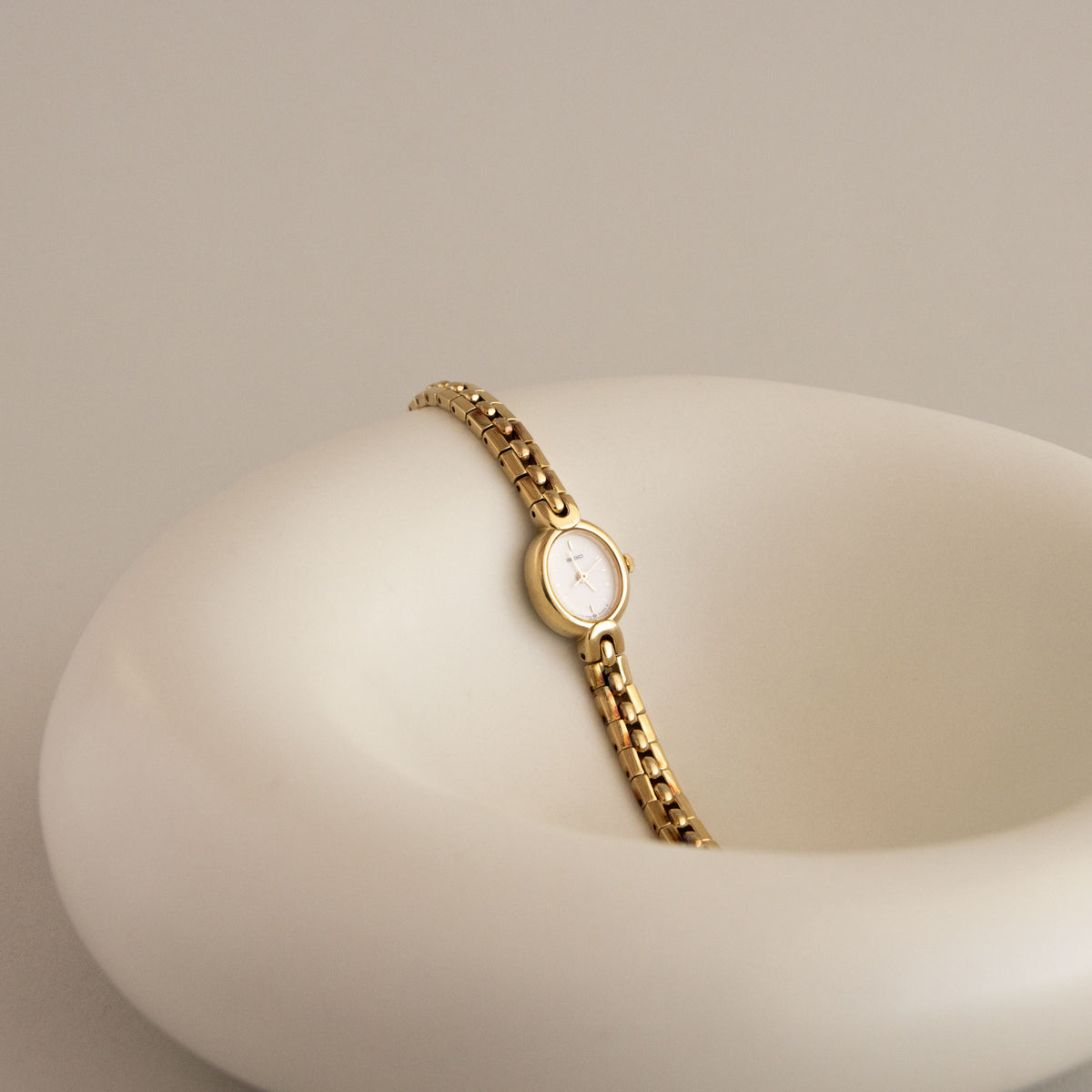 Vintage Seiko Oval Champagne Gold Watch