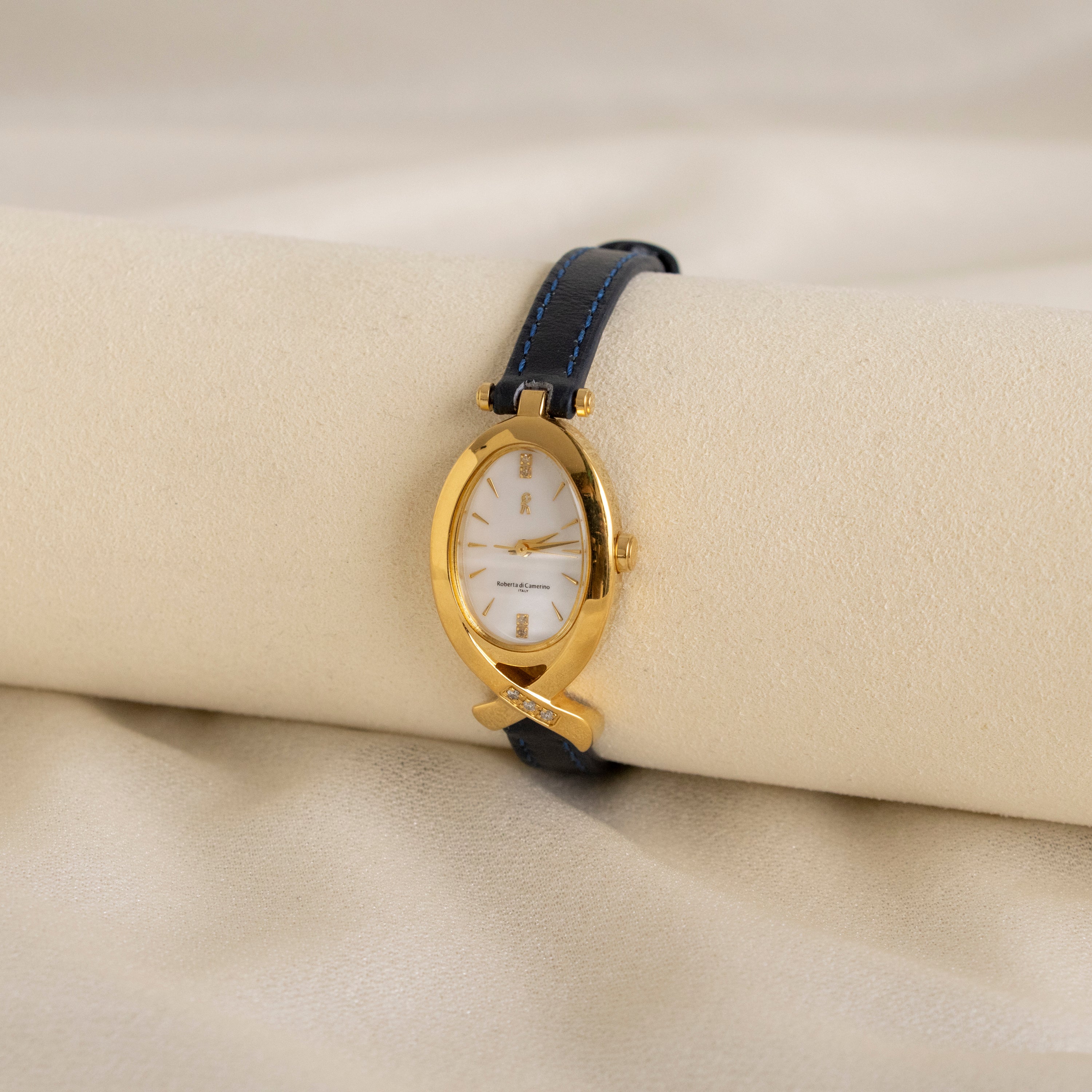 Vintage Roberta Di Camerino Navy Strap Watch