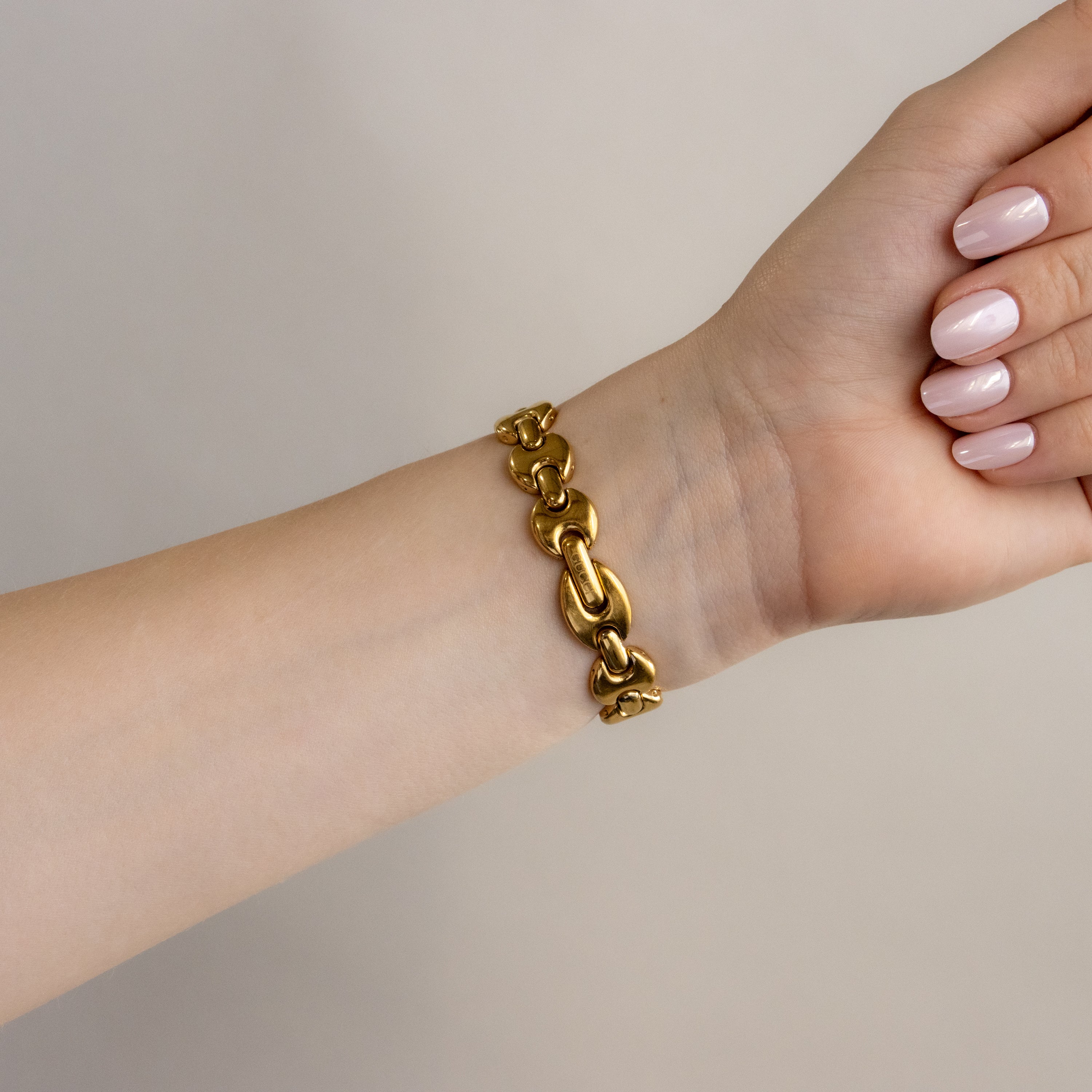 Vintage Gucci Swiss Change Belt Gold Watch