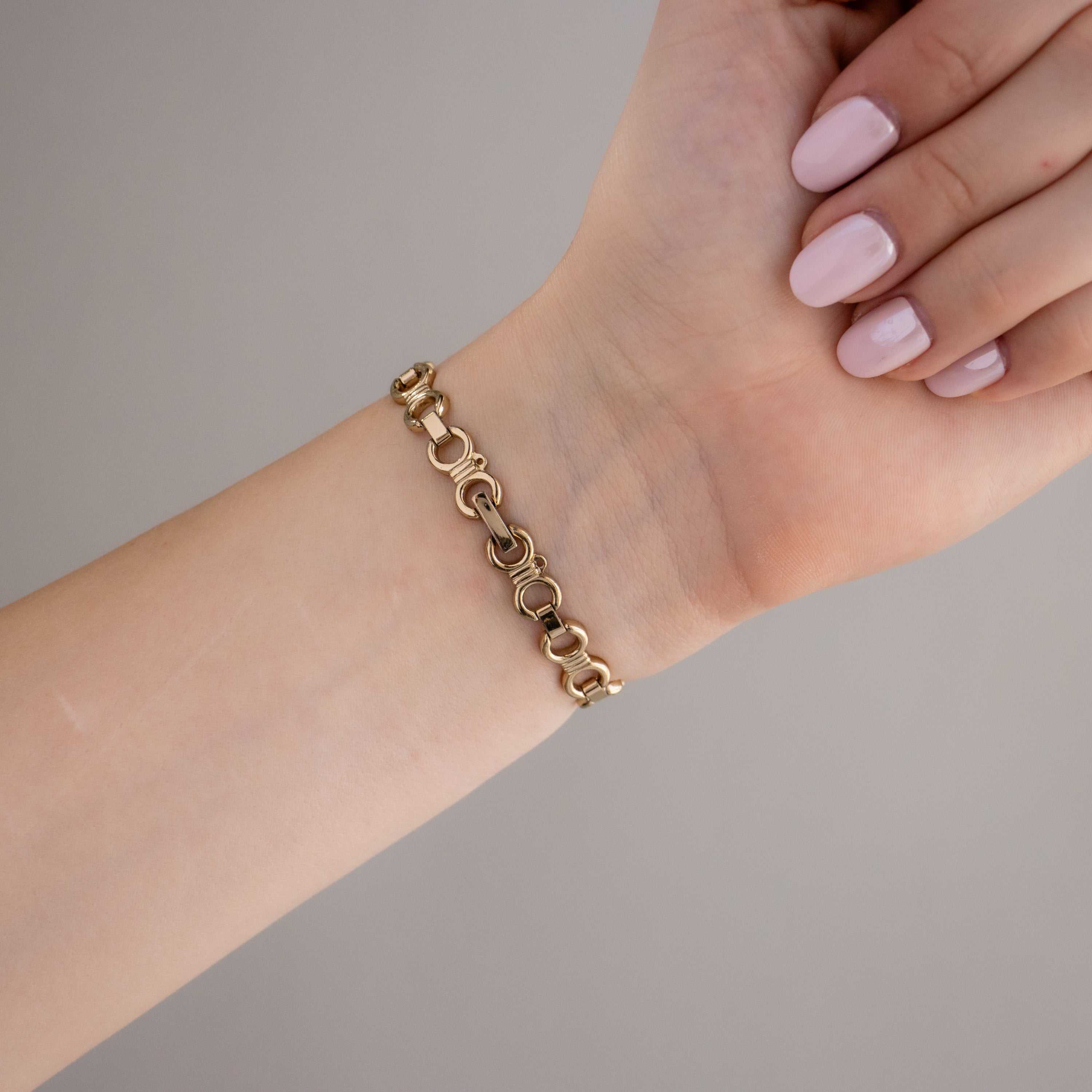 Vintage Sunlord Oval Link Gold Watch