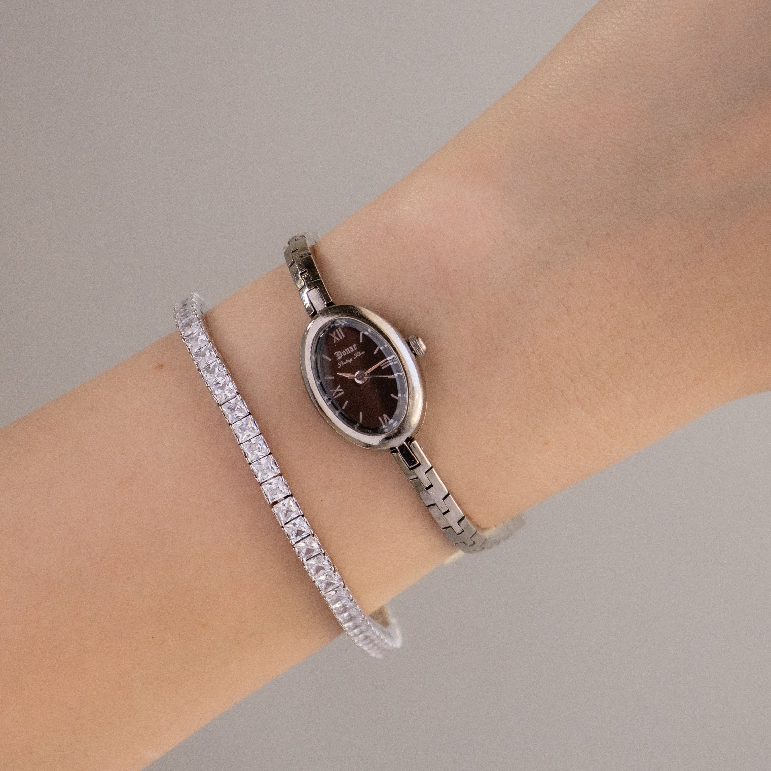 Vintage Donar Midnight Oval Silver Watch