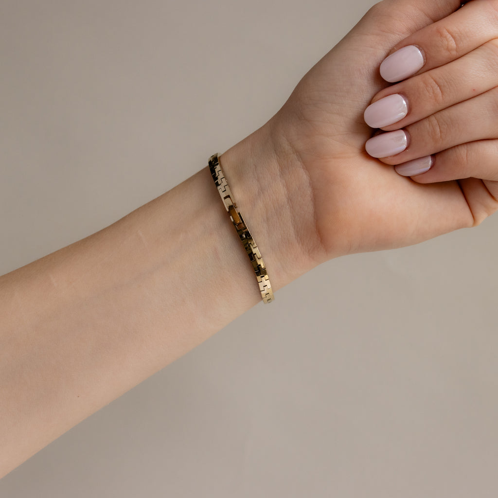 Vintage EF-DE Skinny Pearl Gold Watch
