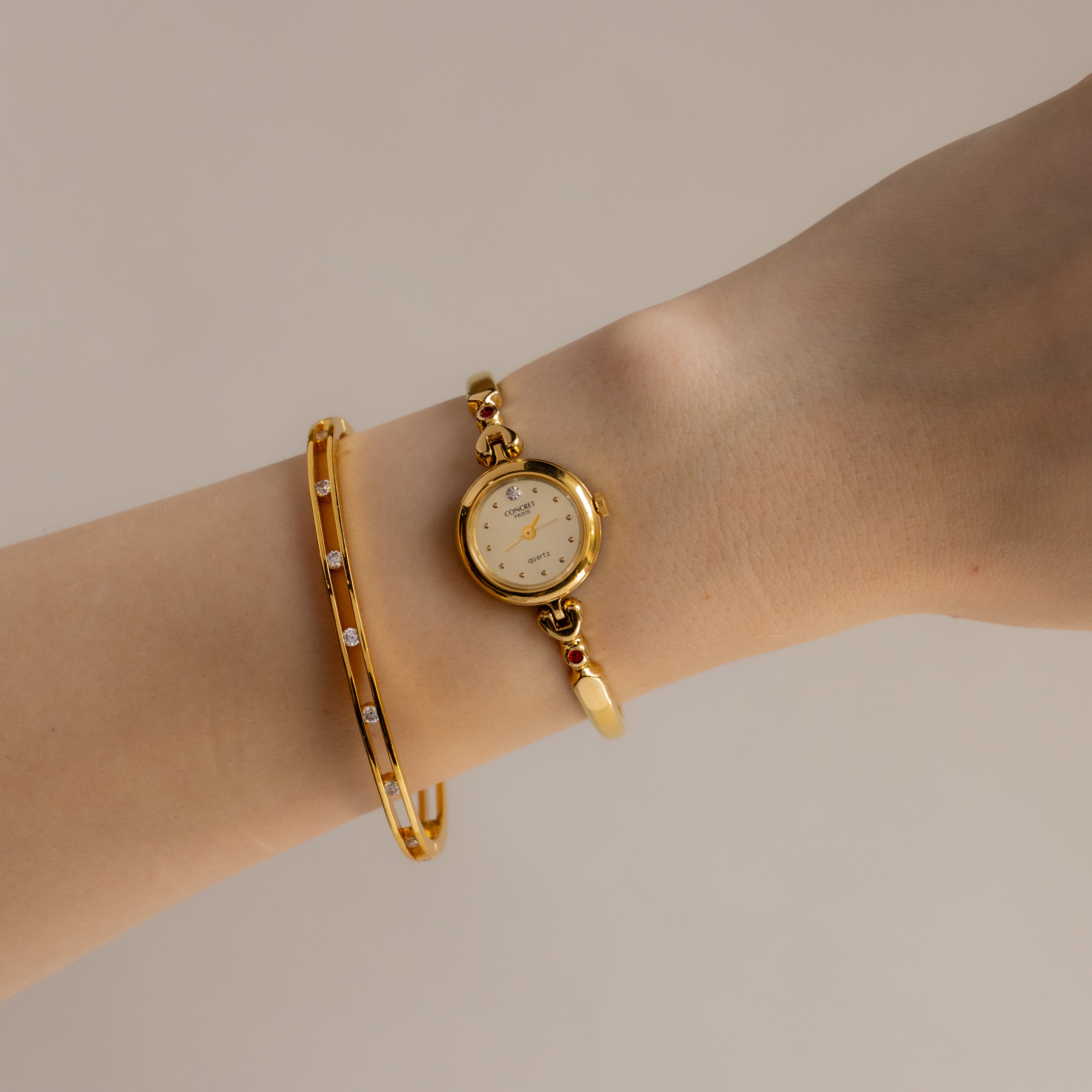 Vintage Concret Round Ruby Gold Watch