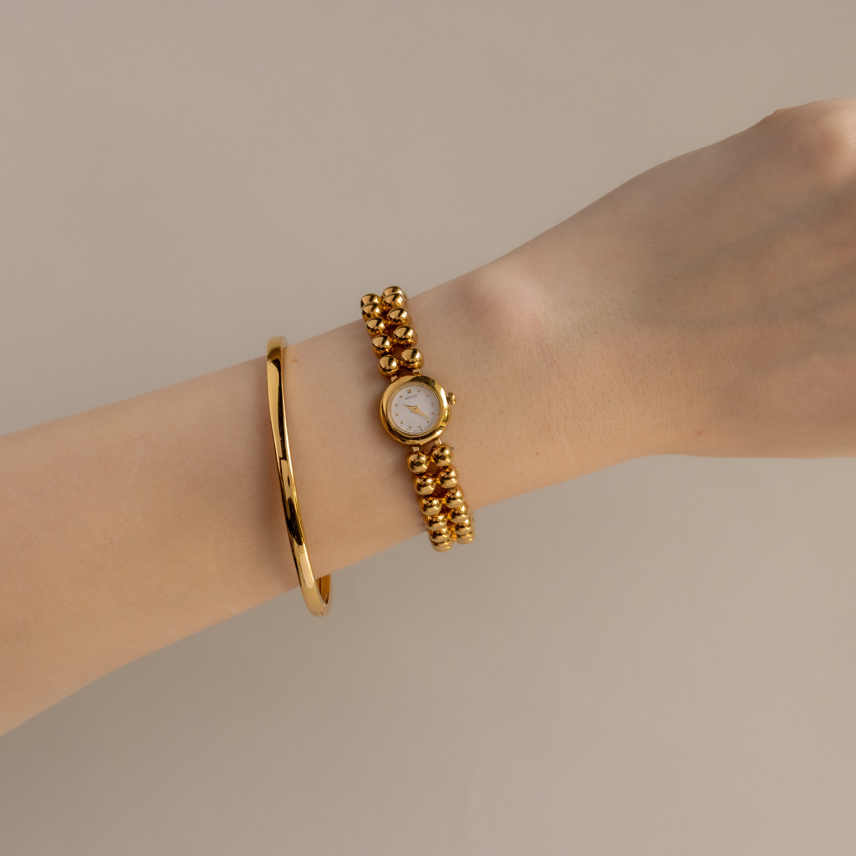 Vintage Seiko Beaded Round Gold Women's Watch | Caitlyn Minimalist Vintage Seiko Beaded Round Gold Women's Watch | Caitlyn Minimalist