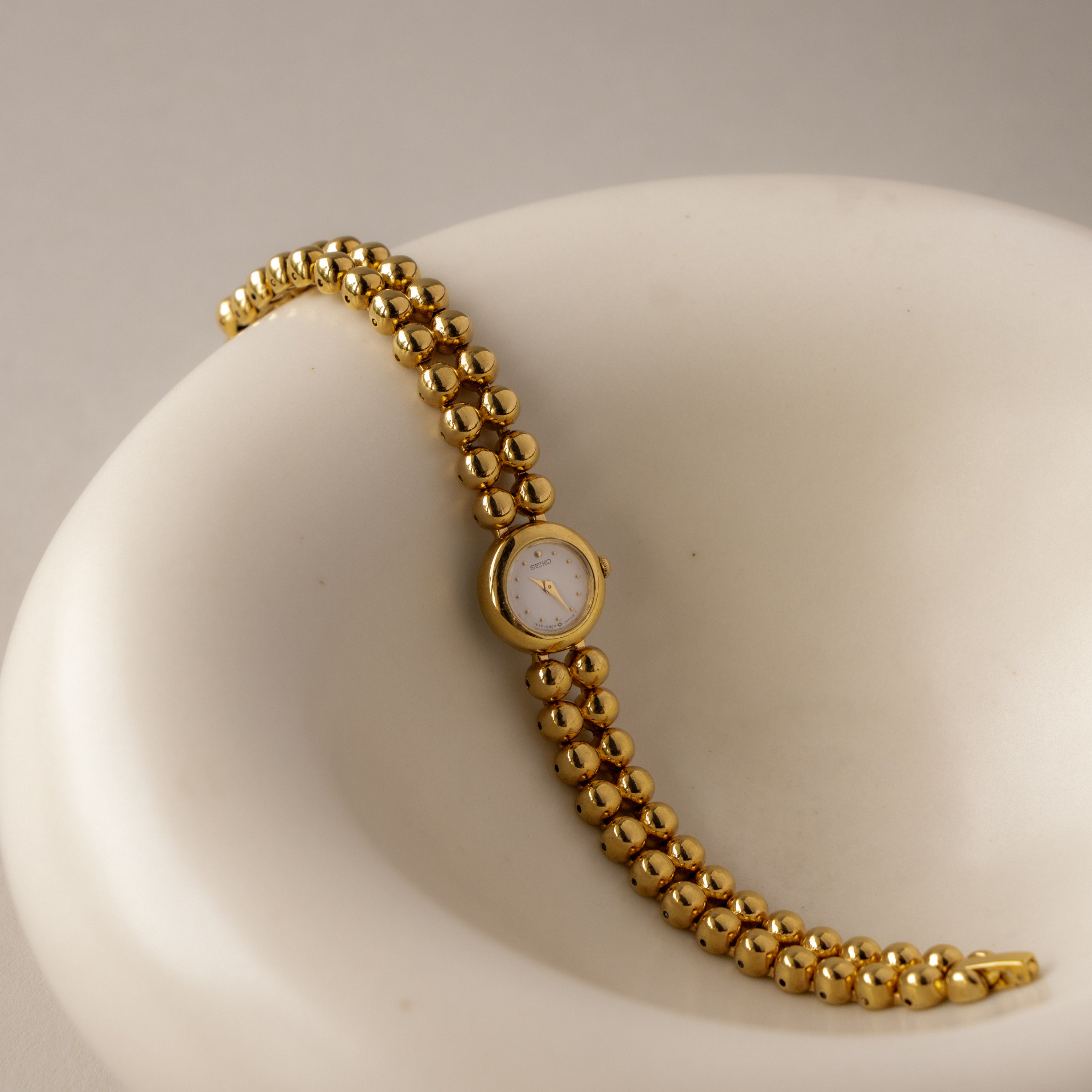 Vintage Seiko Beaded Round Gold Watch