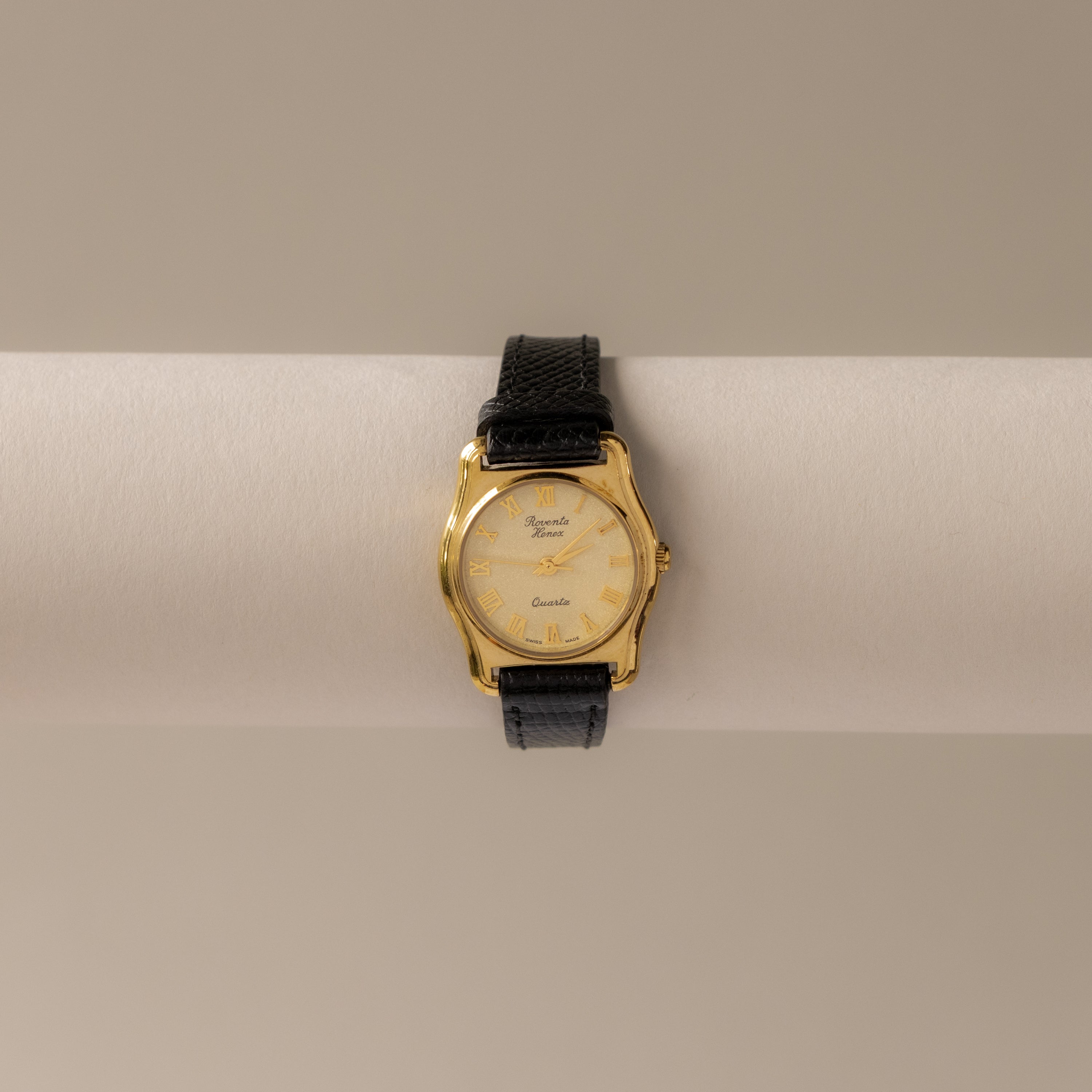 Vintage Roventa Henex Swiss Round Gold Watch