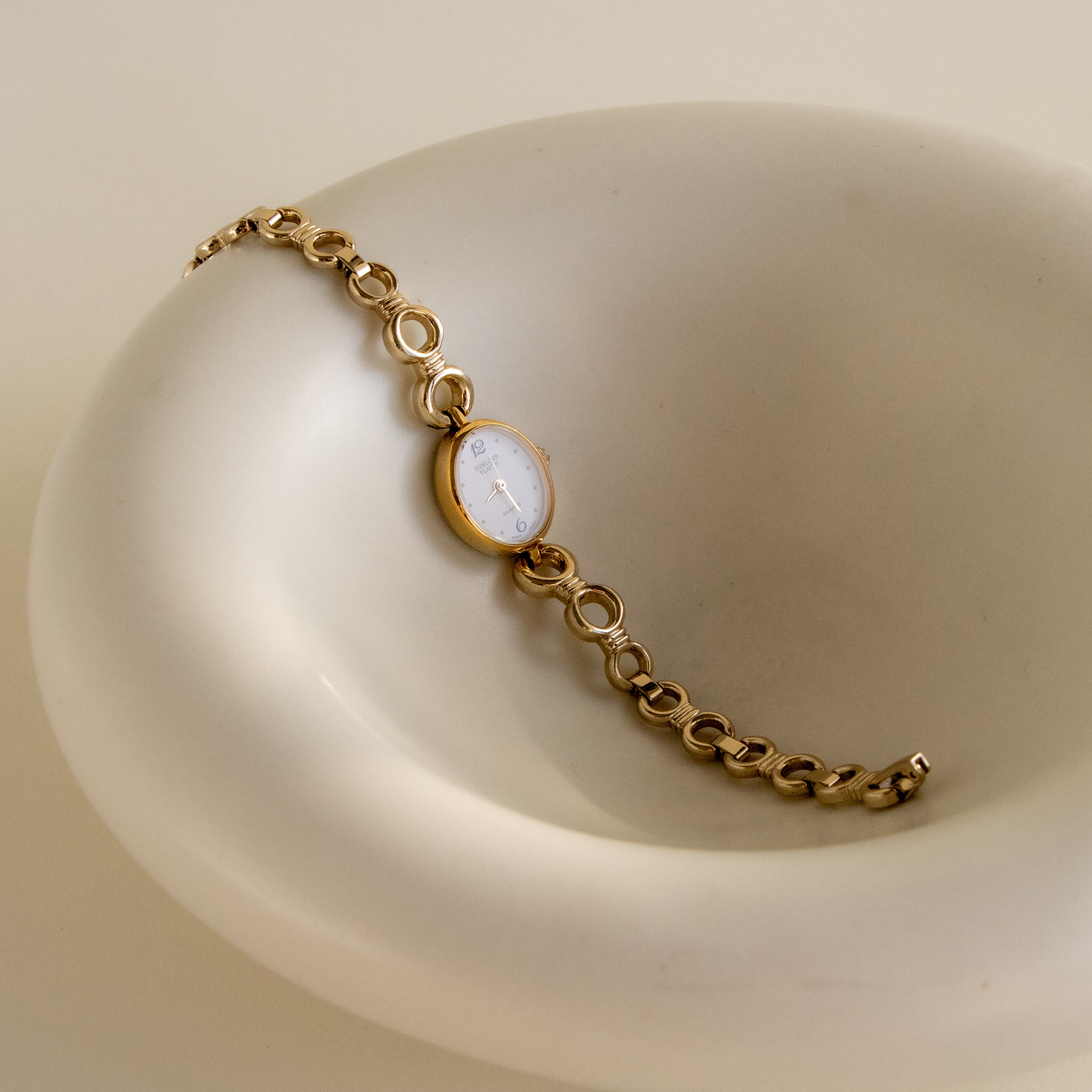 Vintage Sunlord Oval Link Gold Watch