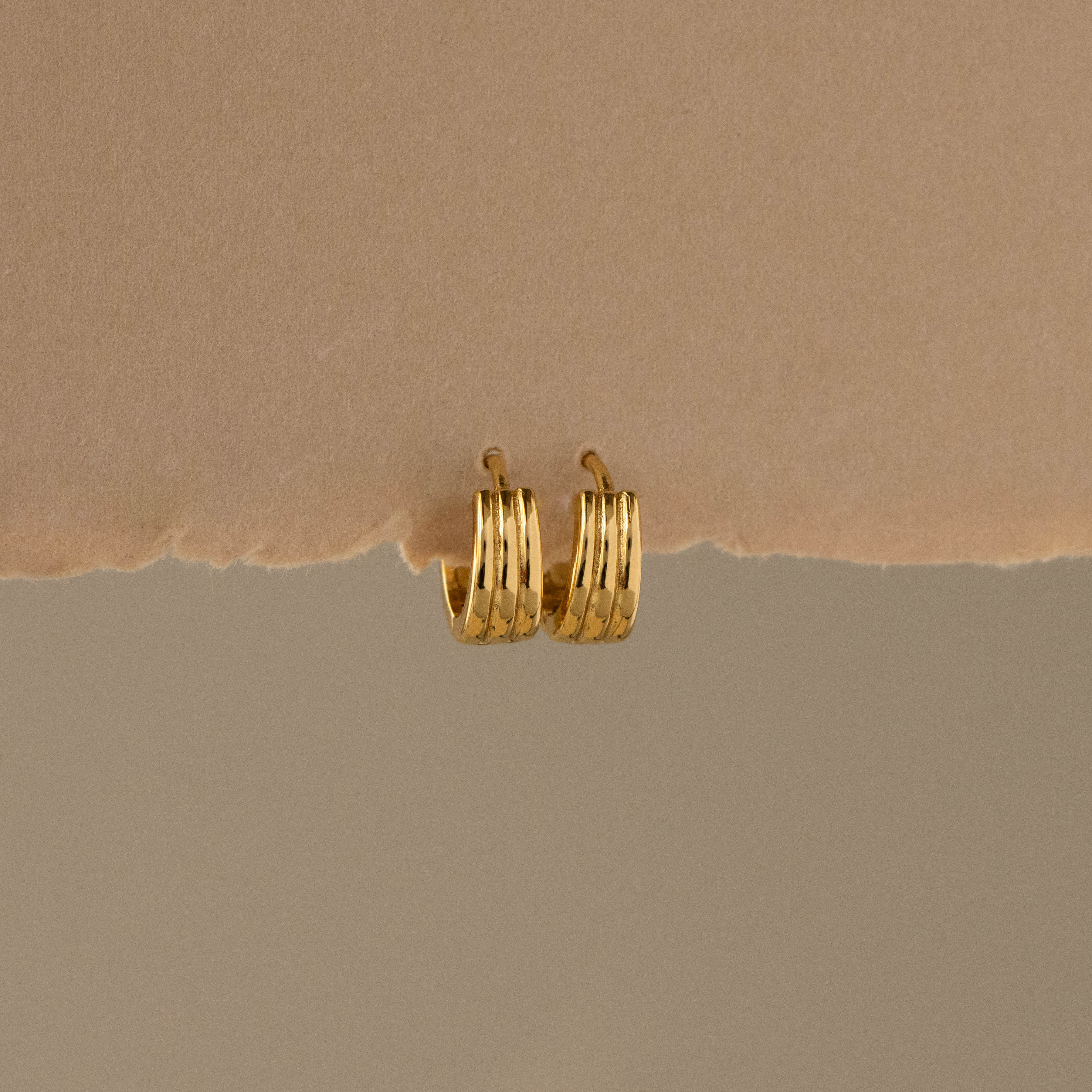 Dainty Triple Ridge Huggies