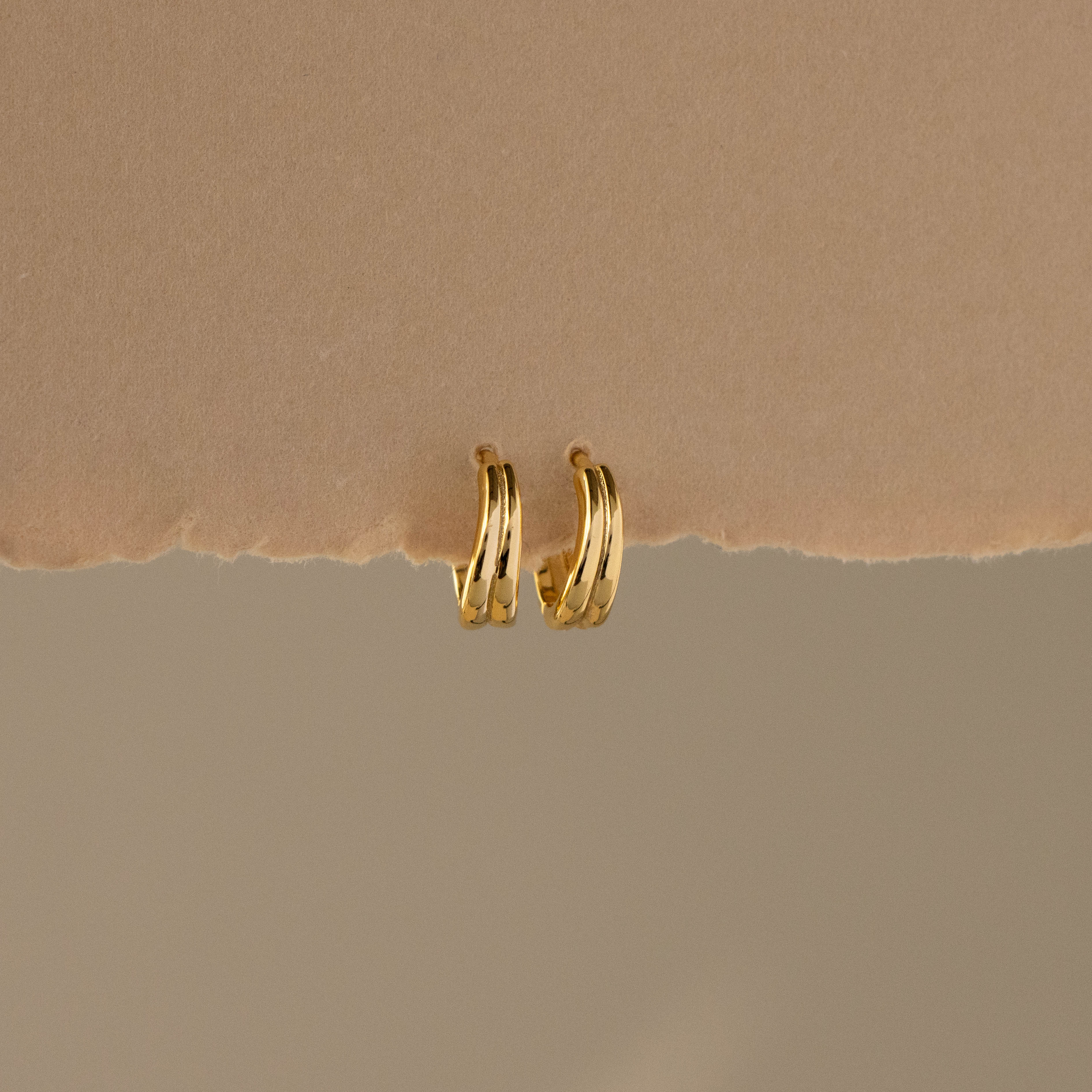 Dainty Double Ridge Huggies