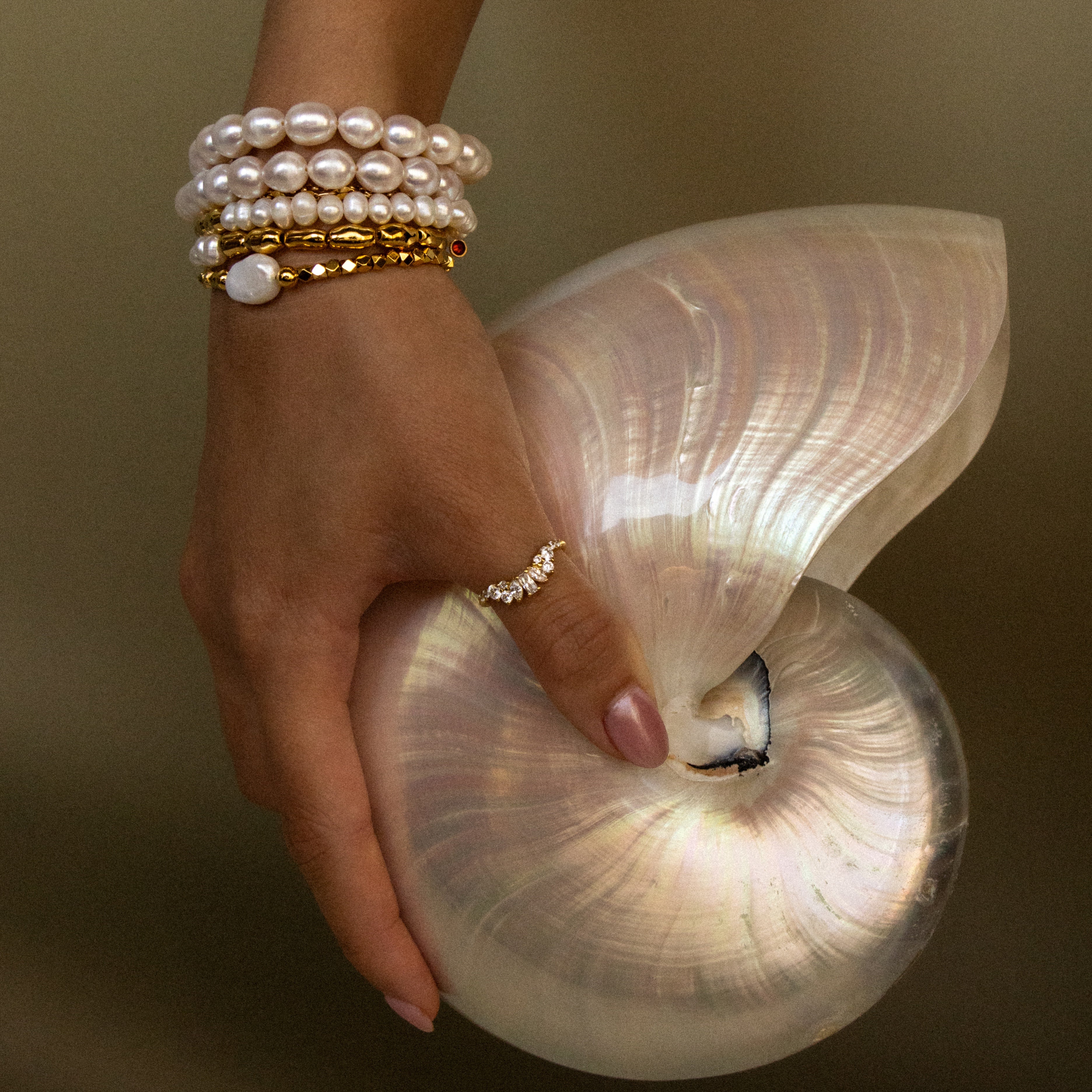 Pearl Charm Beaded Bracelet in 18K Gold