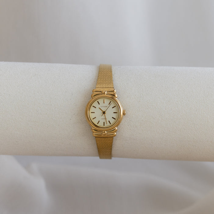 Vintage Citizen Slim Round Gold Watch