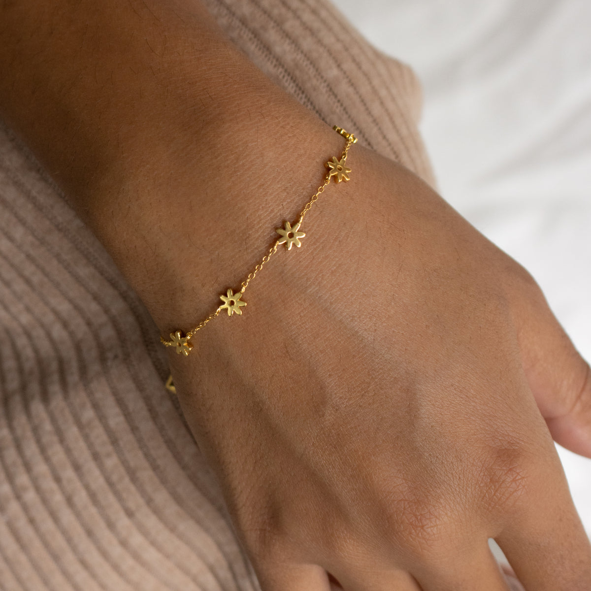 Flower Child Necklace & Bracelet Set in 18K Gold