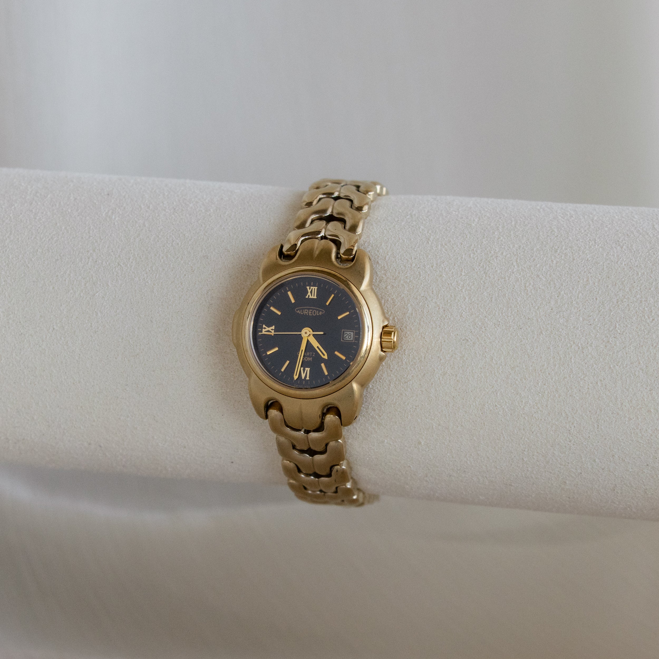 Vintage Aureole Swiss Round Gold Watch