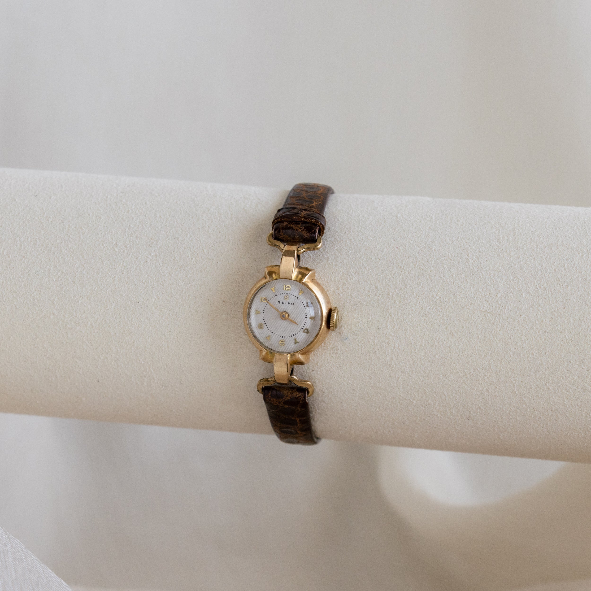 Vintage Seiko Dainty Brown Strap Watch