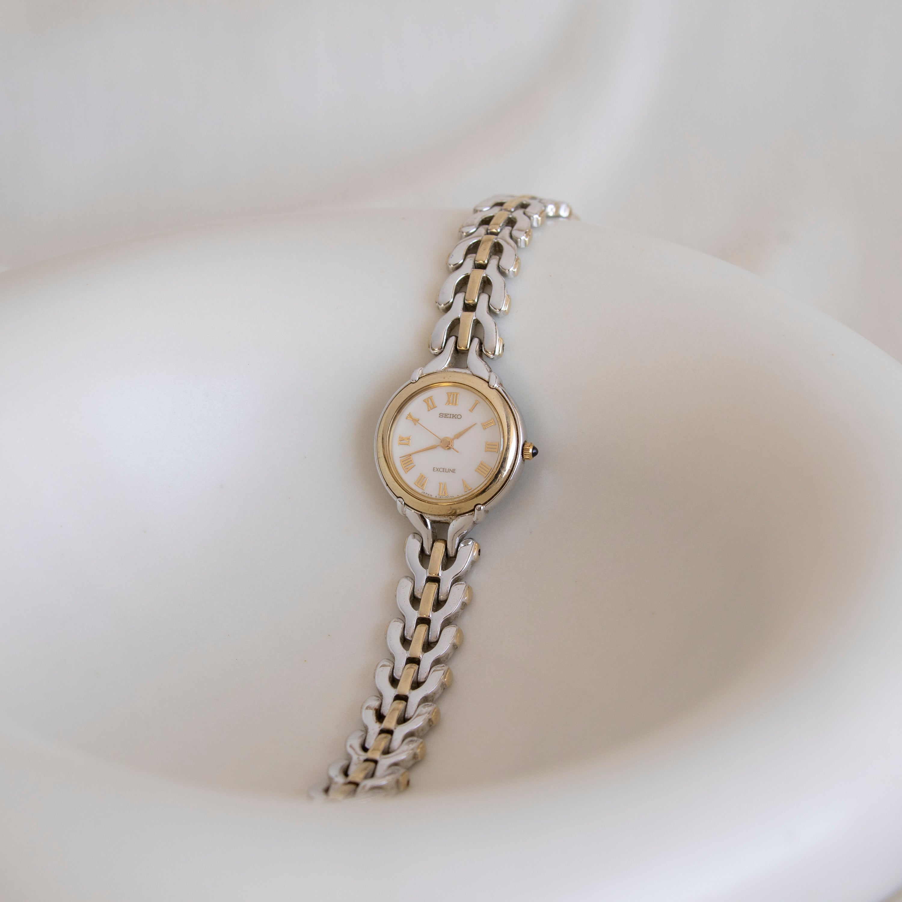 Vintage Seiko Linked Round Two Tone Watch