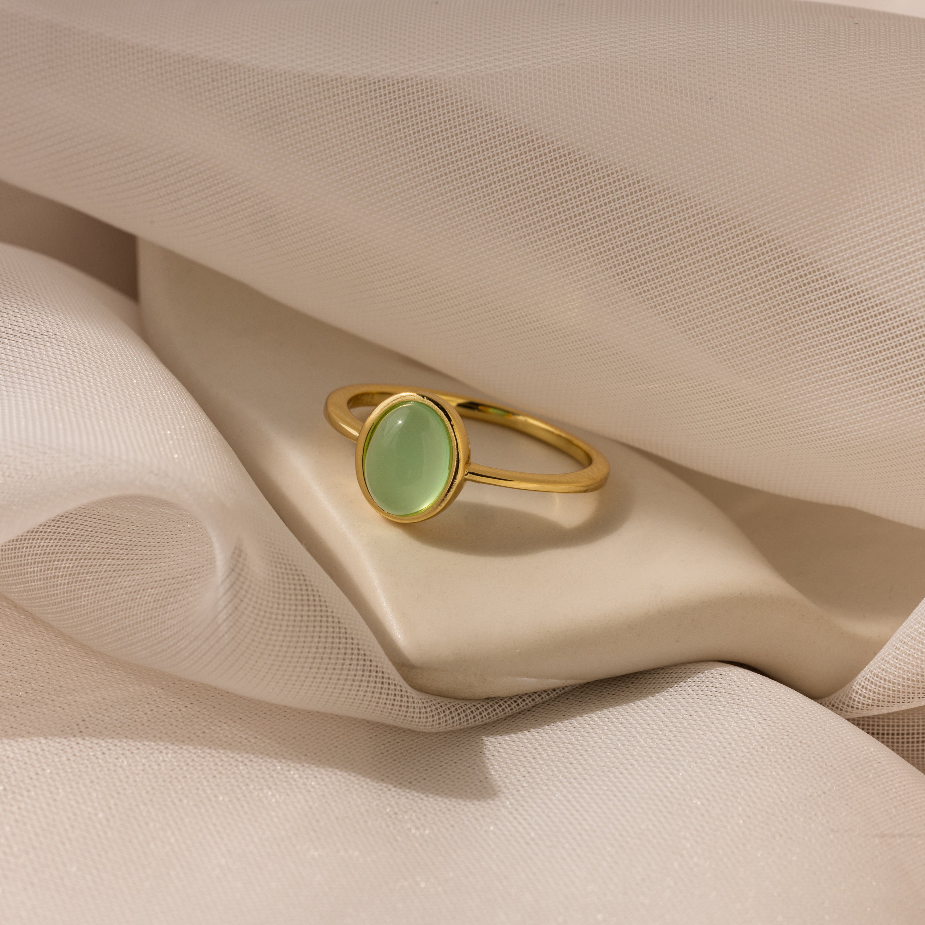 Jade Oval Jewelry Set in 18K Gold