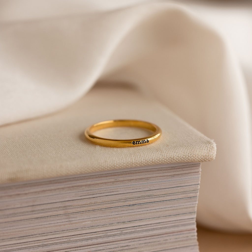 Engraved Tiny Name Ring in 18K Gold