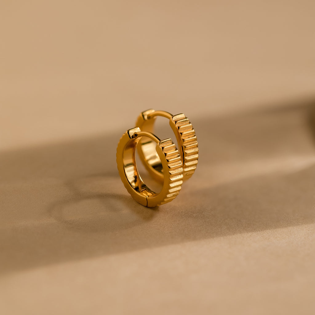 Ribbed Huggies in 18K Gold
