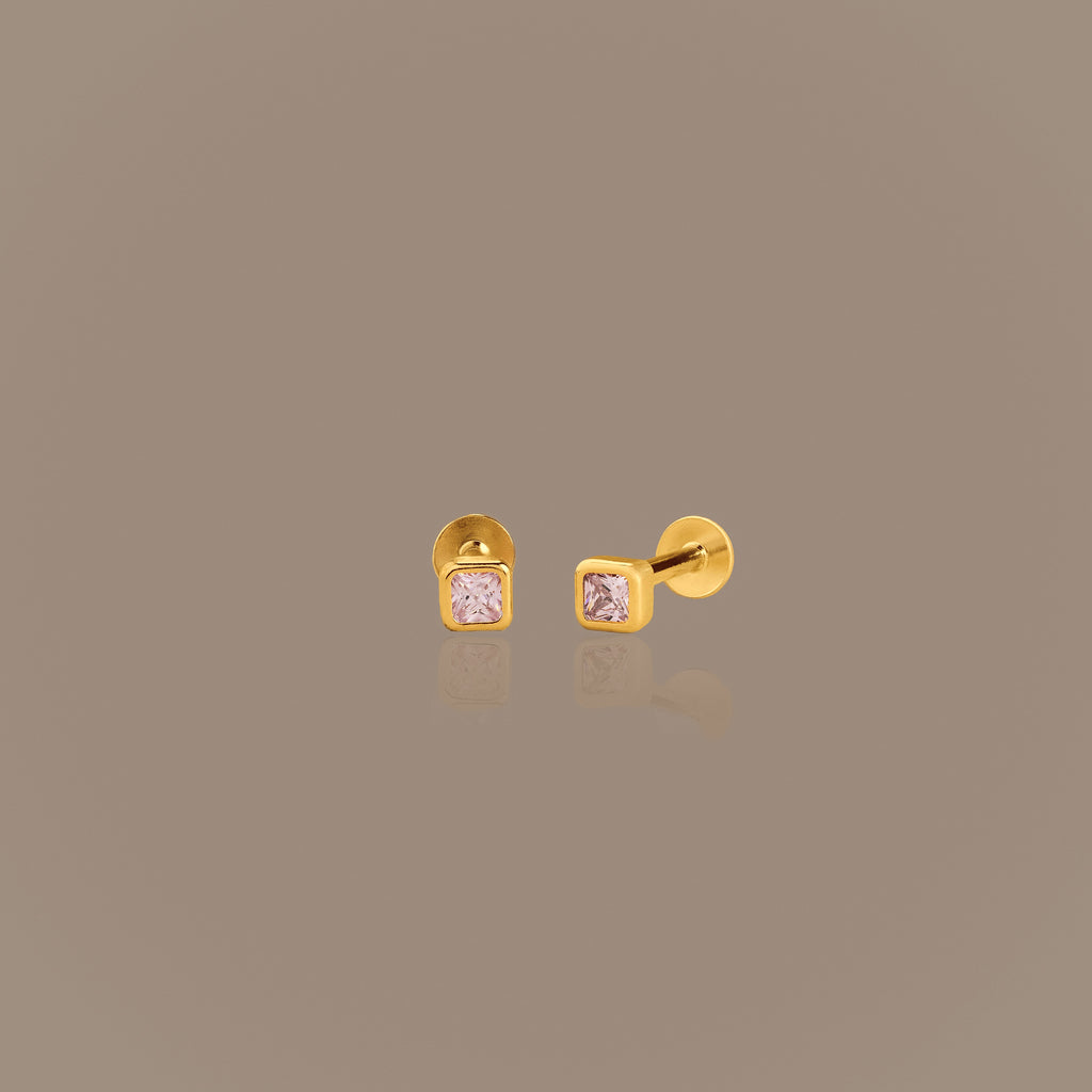 Clous d'oreilles à dos plat avec pierre de naissance et lunette carrée