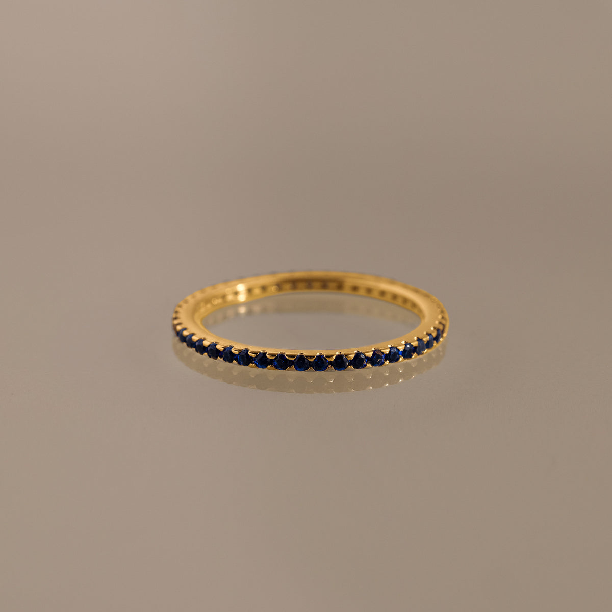 Anillo de eternidad con piedra natal 