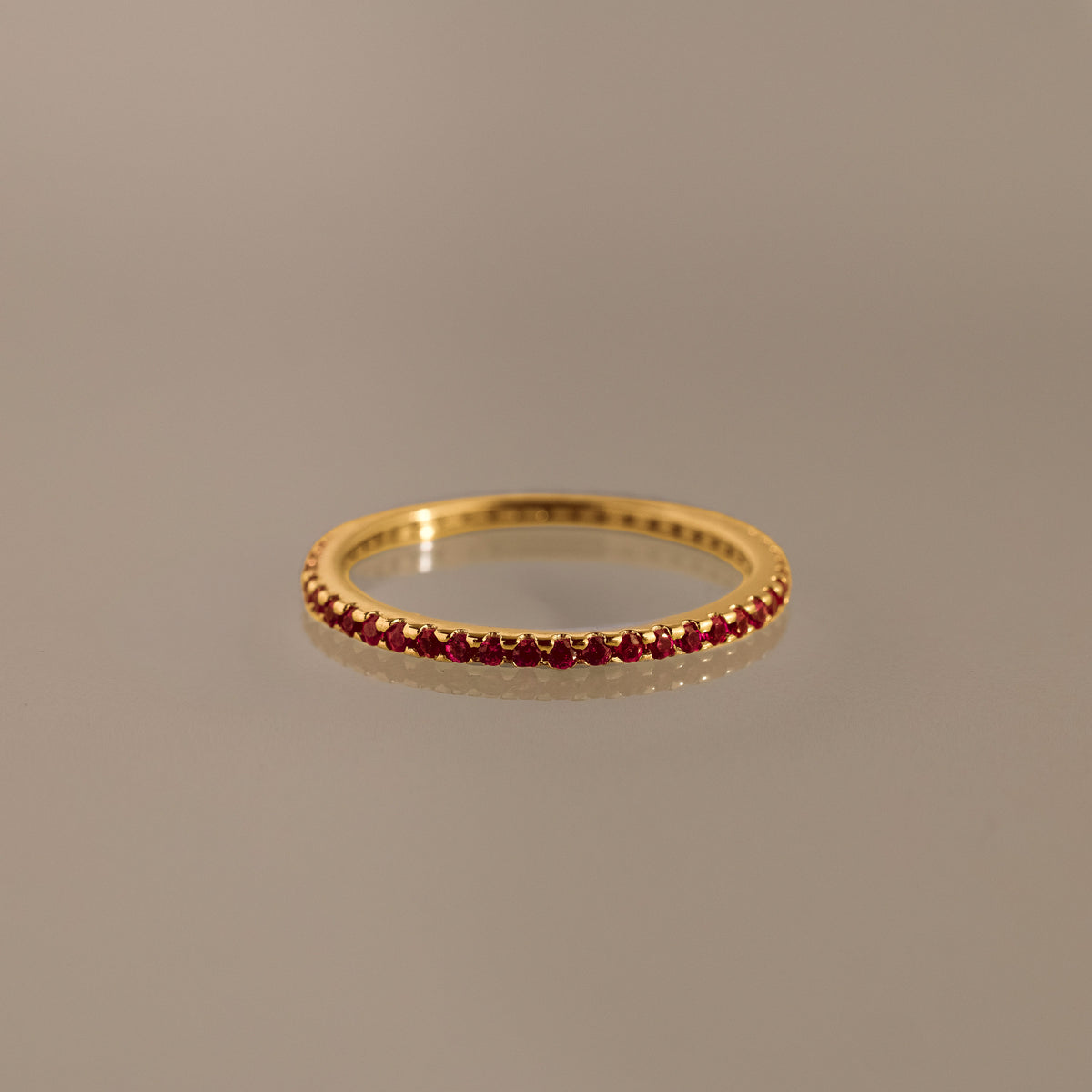 Anillo de eternidad con piedra natal 