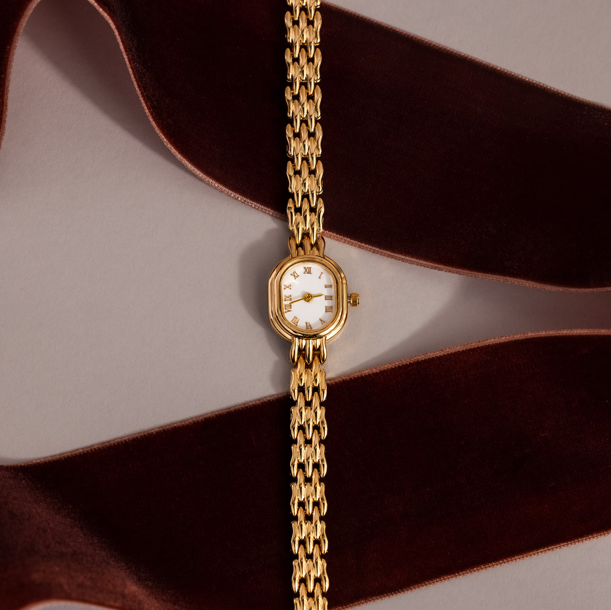 Pebble Oval Timepiece