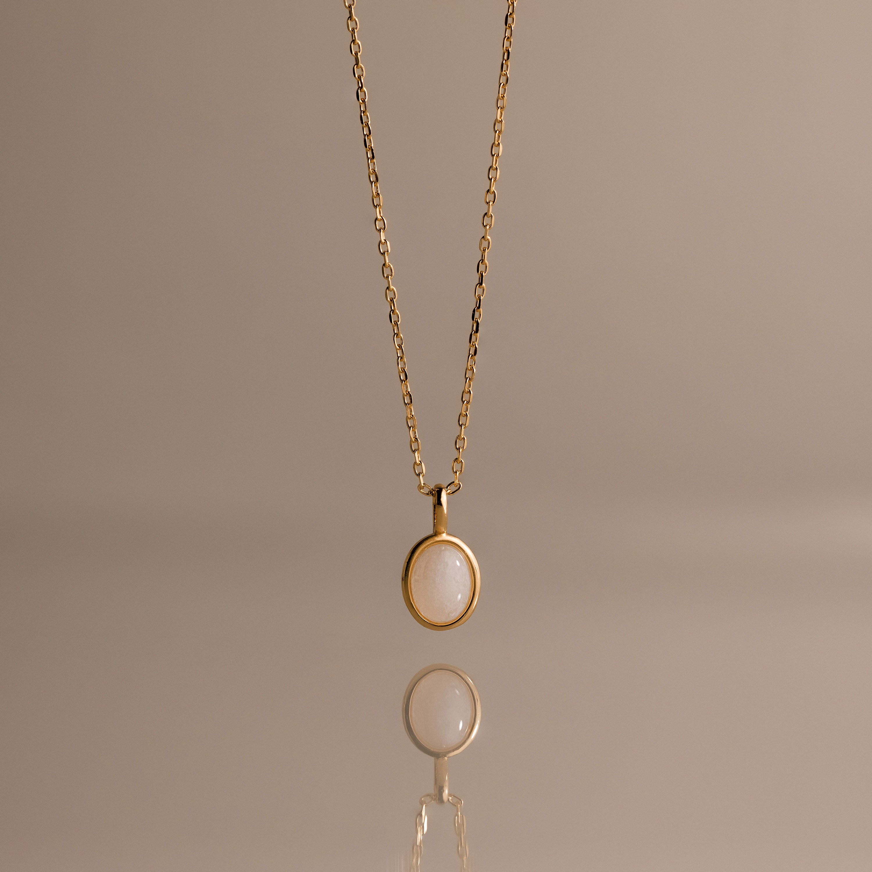 Moonstone Pendant Necklace in 18K Gold
