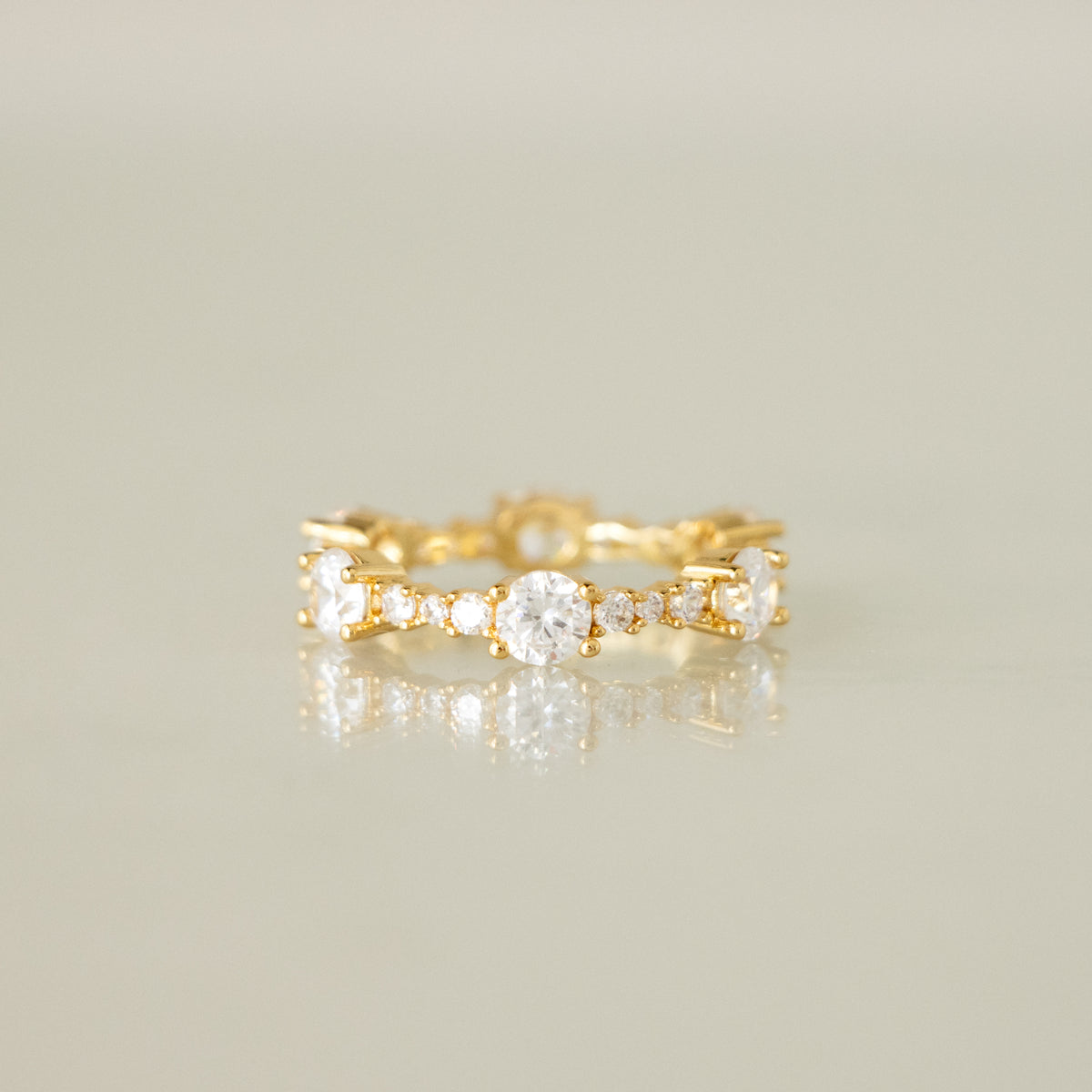 Round Diamond Pulse Ring