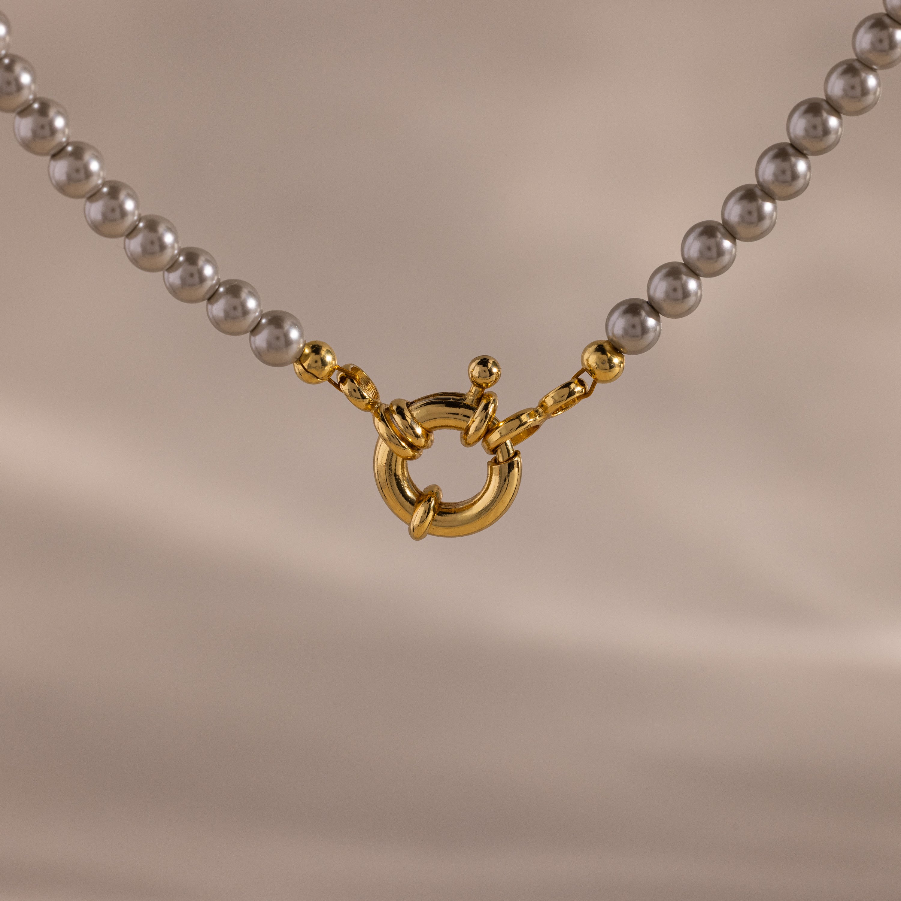 Smoky Pearl Clasp Necklace in 18K Gold