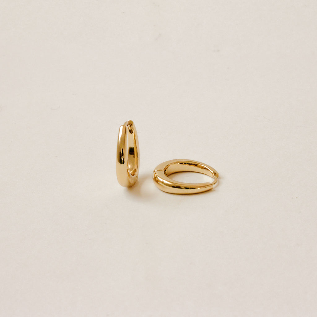 Paris Oval Hoops in 18K Gold