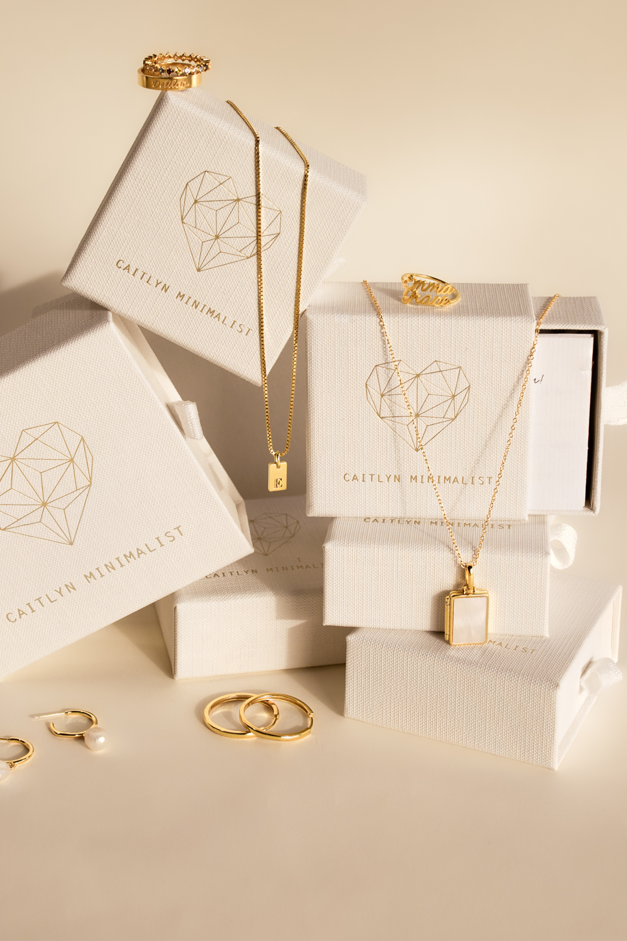 Caitlyn deals minimalist jewelry