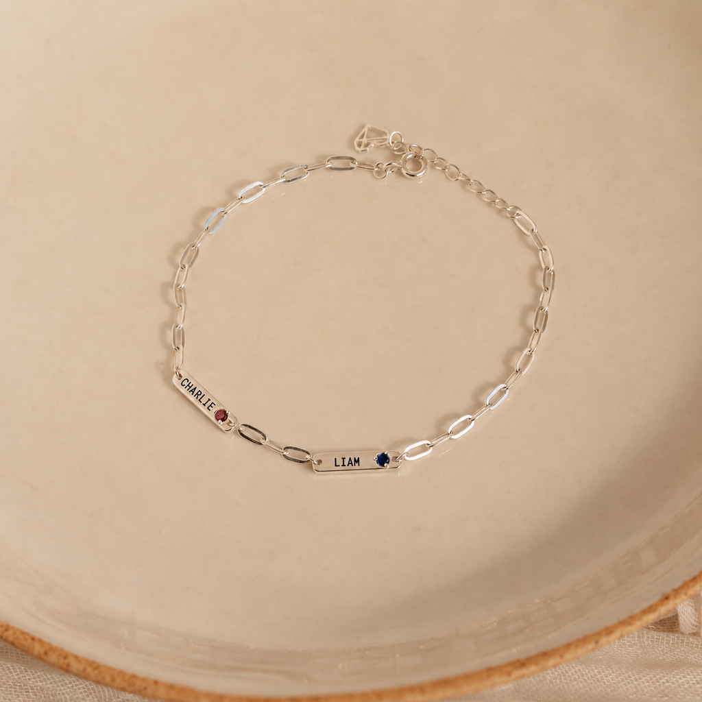 Bracelet avec mini nom et pierre de naissance