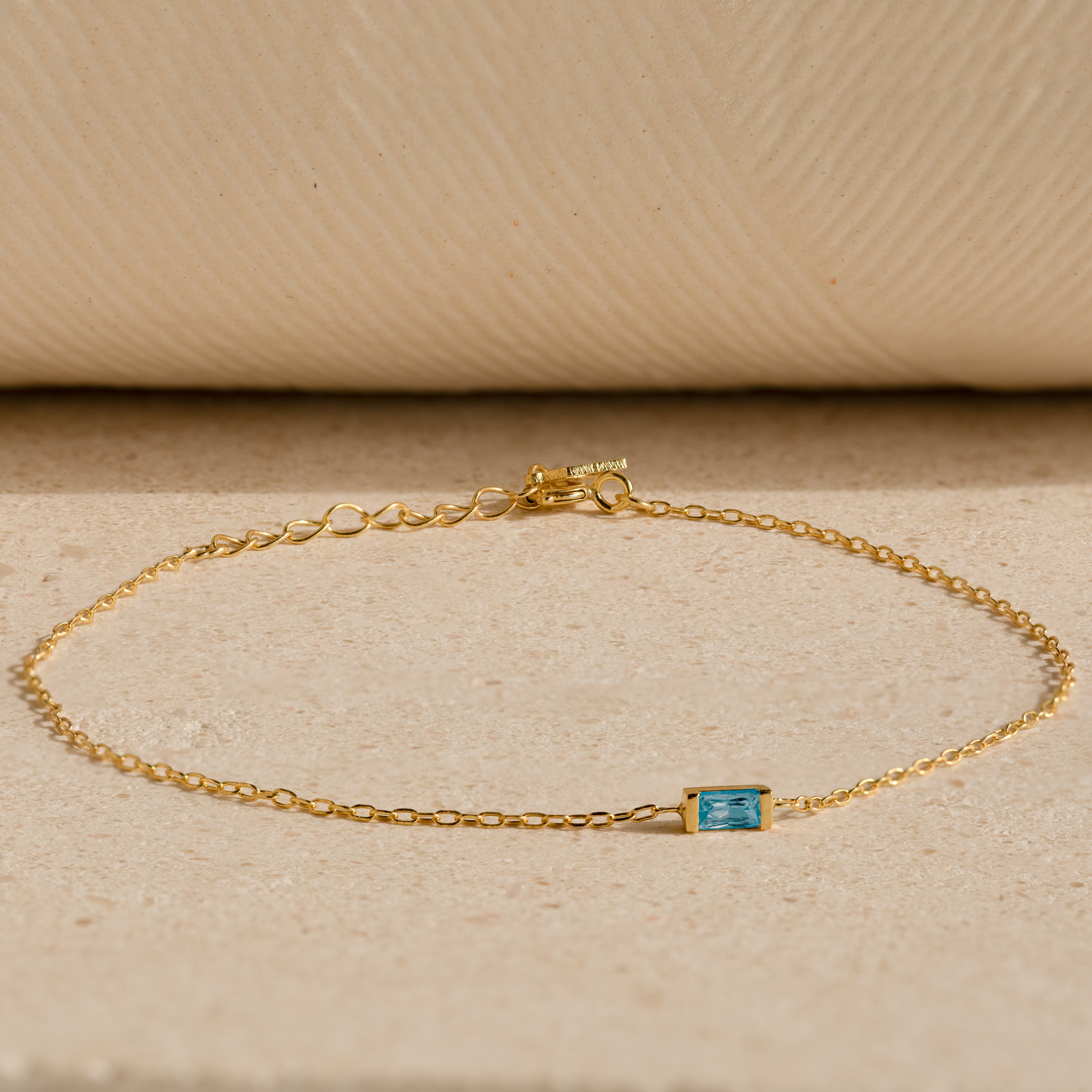 Pulsera con piedras de nacimiento de talla baguette