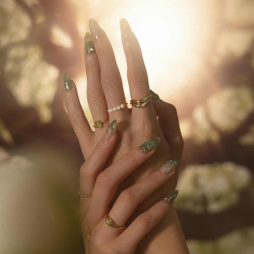 Zen Diamond Curve Ring