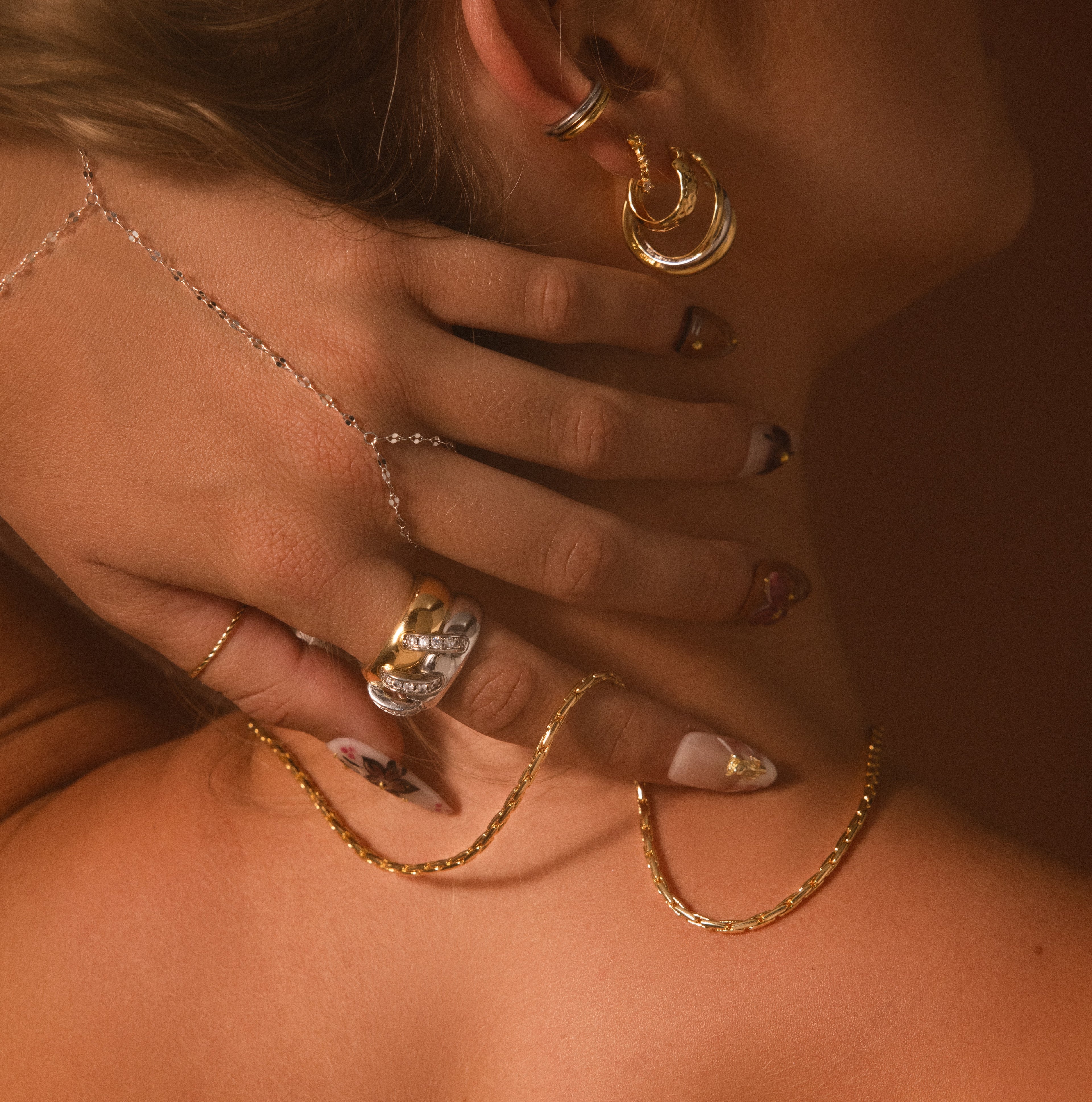 Sparkle Hand Chain Bracelet in 18K Gold