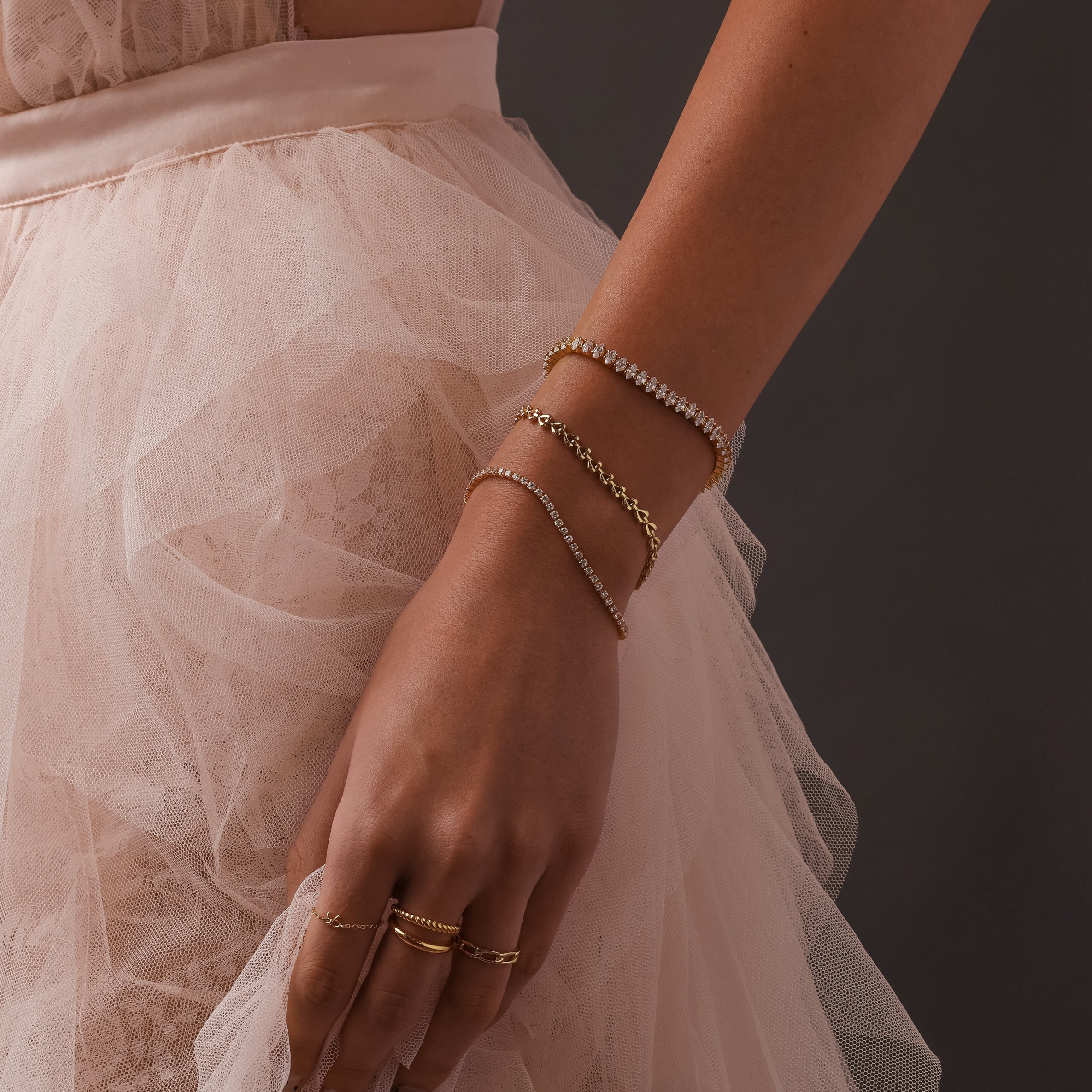 Tiny Link Heart Bracelet in 18K Gold