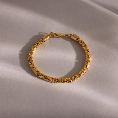 Byzantine Link Chain Bracelet in 18K Gold | Caitlyn Minimalist