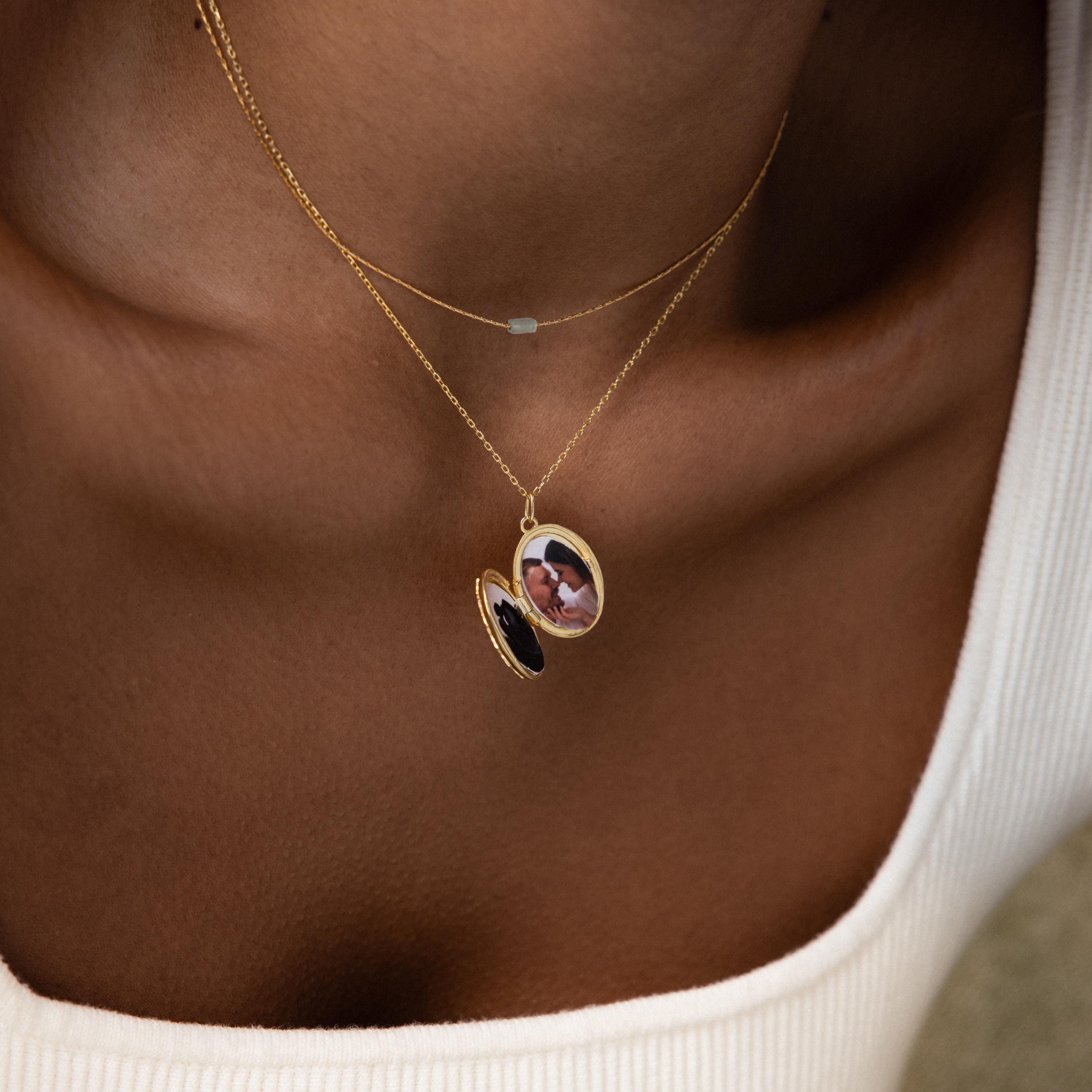 Floral Handwriting Locket Necklace in 18K Gold