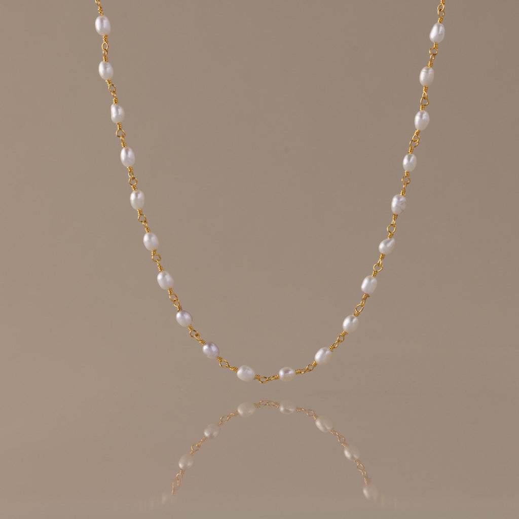 Aurora Twisted Pearl Station Chain Necklace Caitlyn Minimalist aurora-twisted-pearl-station-chain-necklace-caitlyn-minimalist