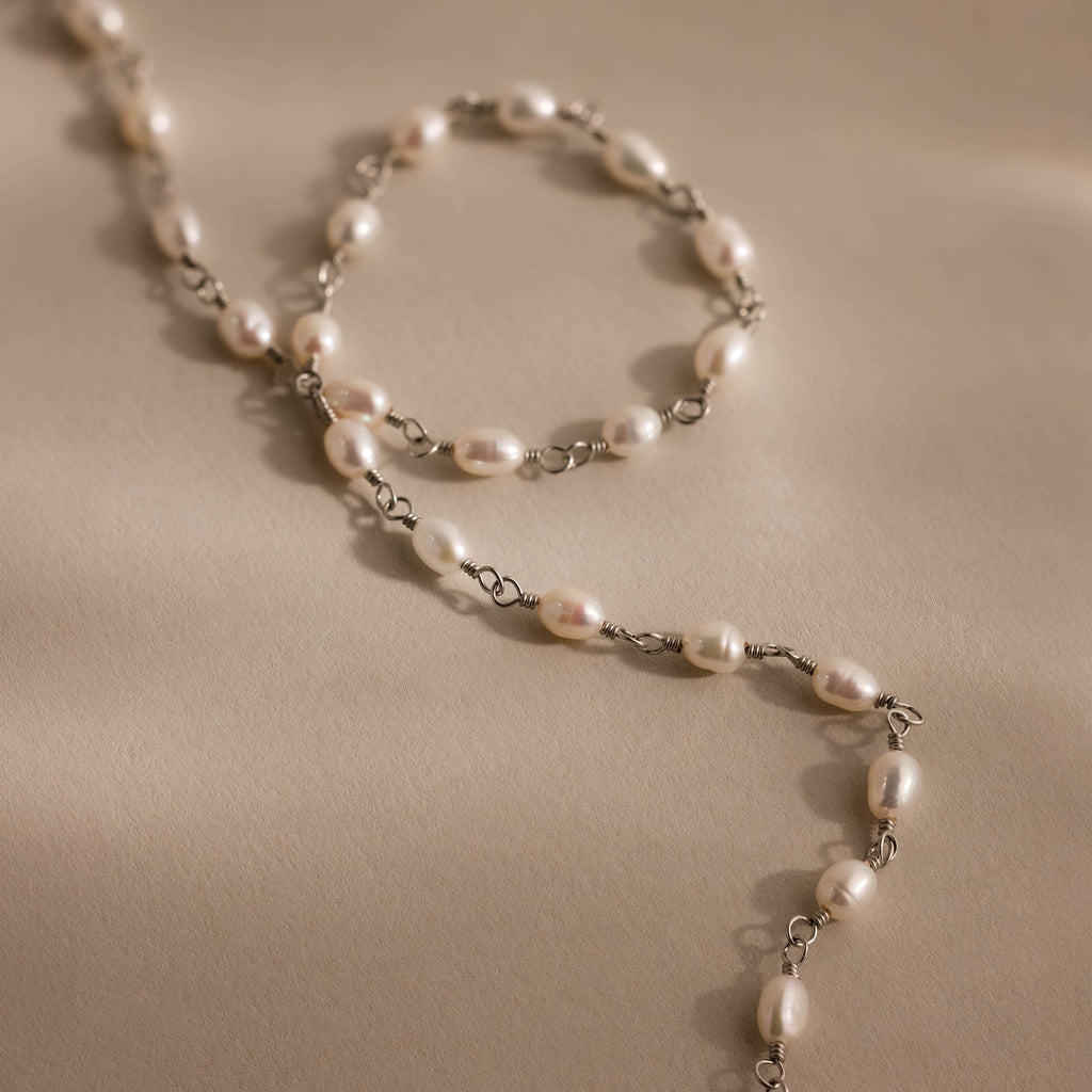 Aurora Twisted Pearl Station Chain Necklace Caitlyn Minimalist aurora-twisted-pearl-station-chain-necklace-caitlyn-minimalist