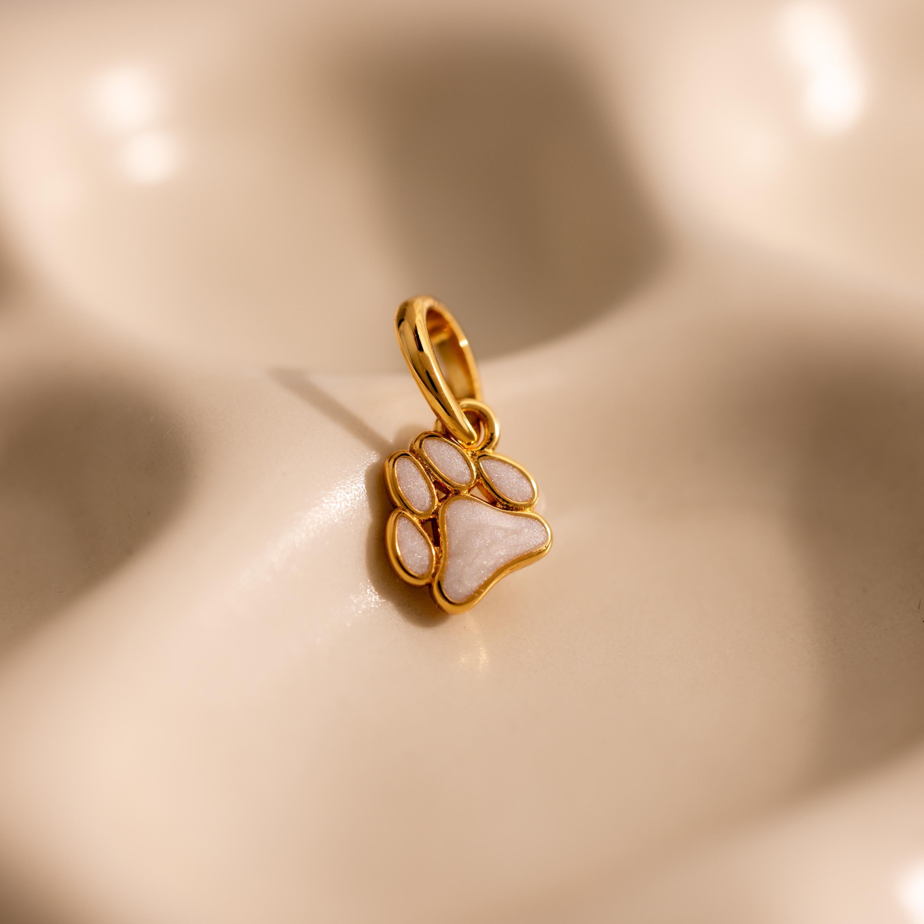 Paw Print Charm in 18K Gold