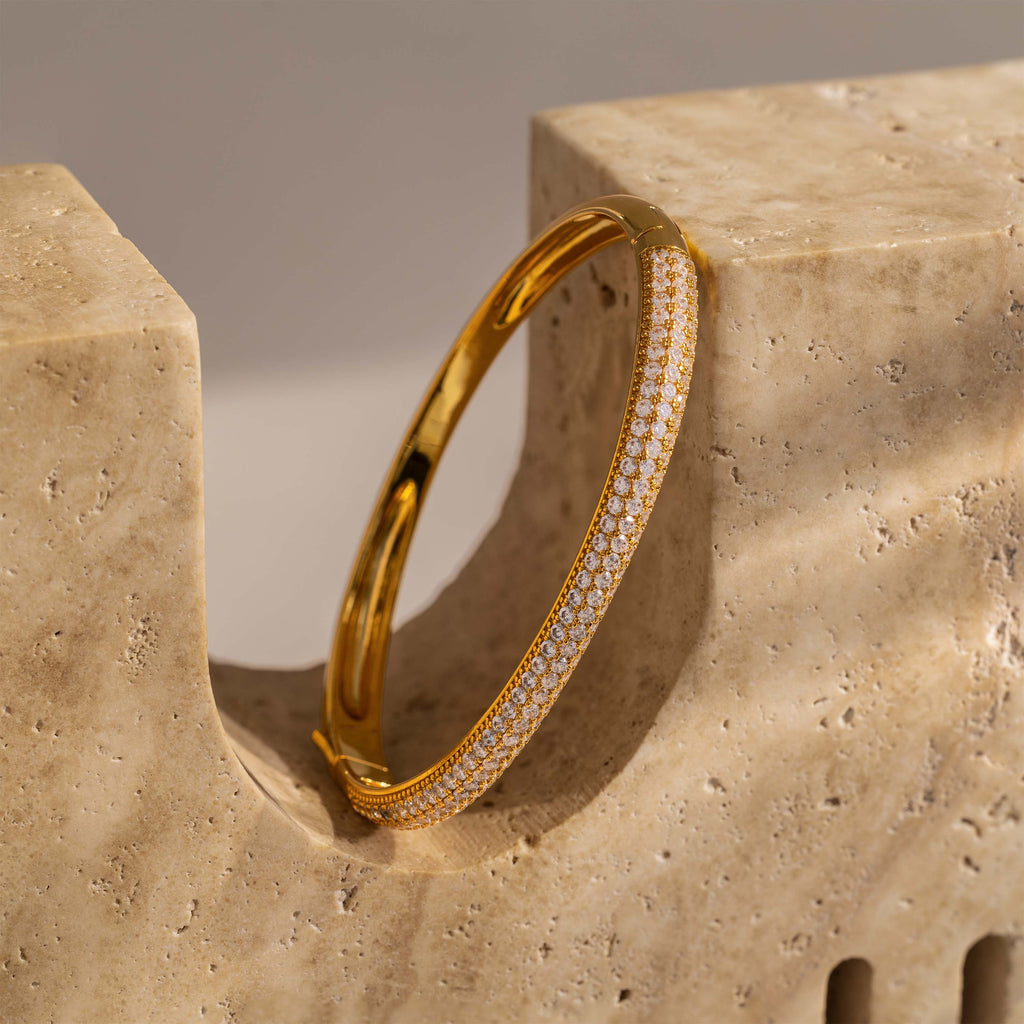 Sparkle Diamond Bangle in 18K Gold
