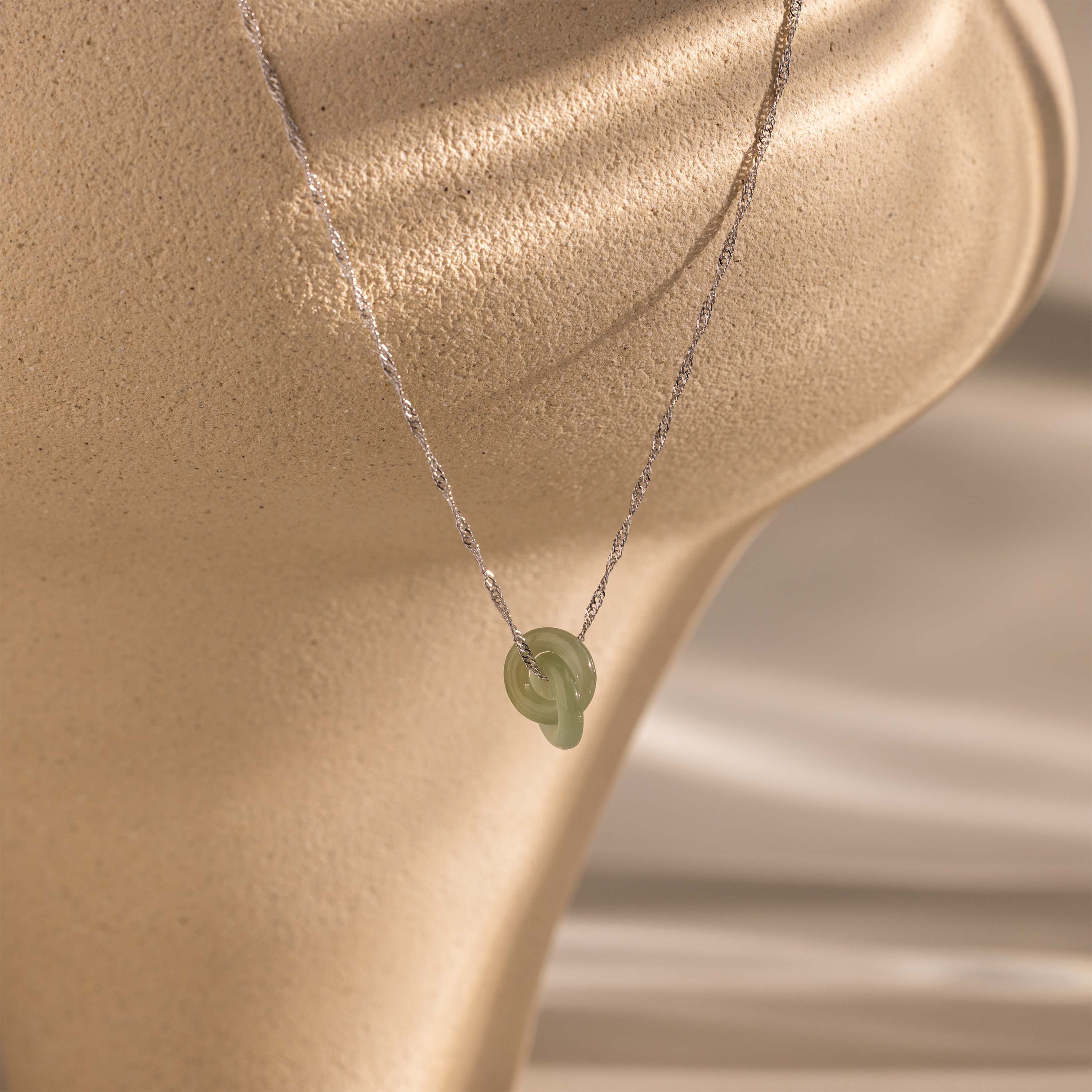Interlocking Jade Circle Necklace in Silver