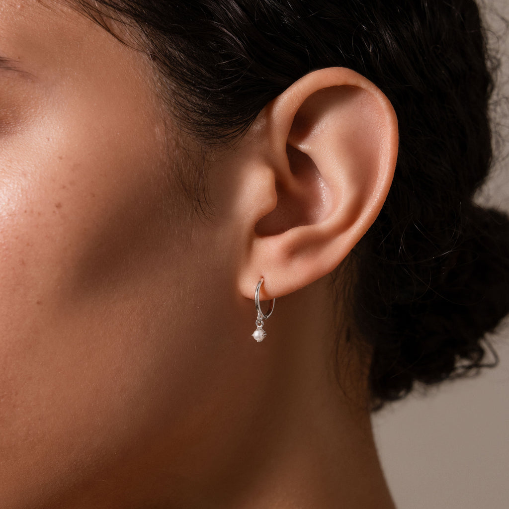 Dainty Pearl Jewelry Set in Silver