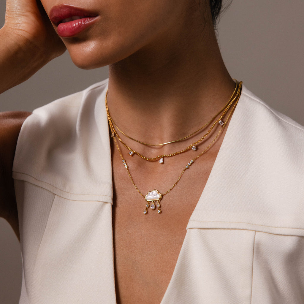 Diamond Station Curb Necklace in 18K Gold