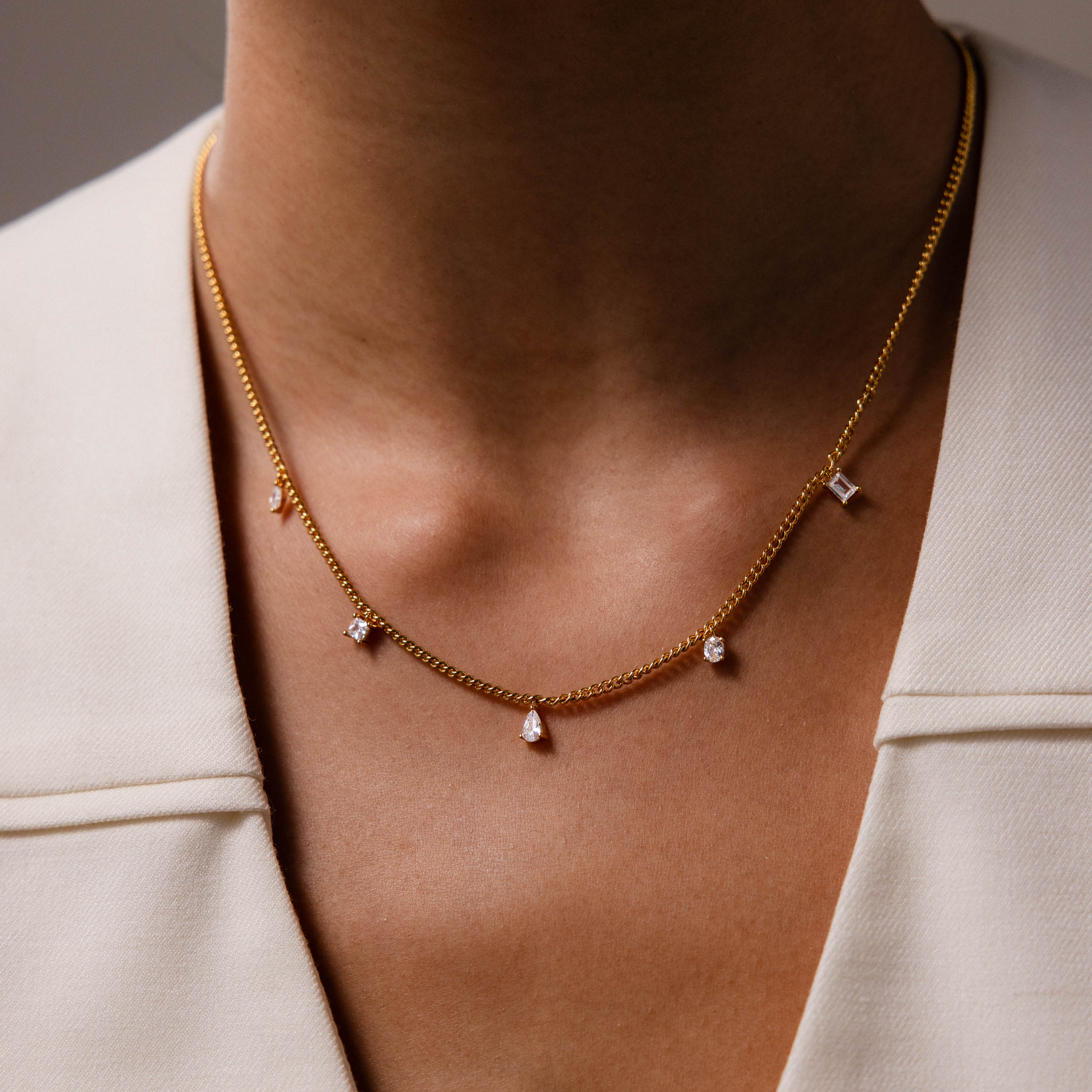 Diamond Station Curb Necklace in 18K Gold