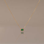 Collier avec pierre de naissance taillée sur mesure