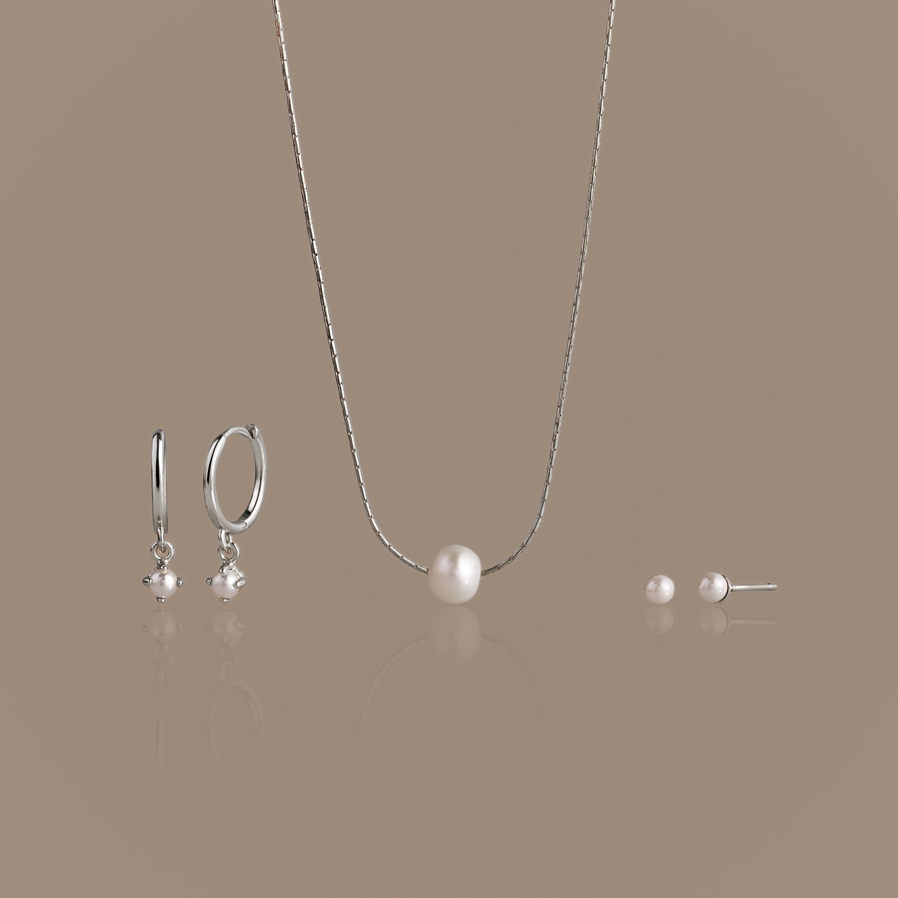 Dainty Pearl Jewelry Set in Silver