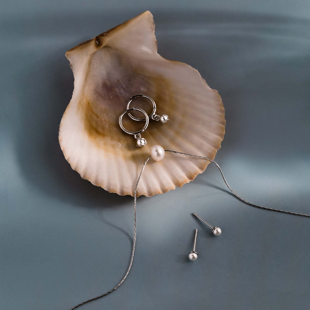 Dainty Pearl Jewelry Set in Silver