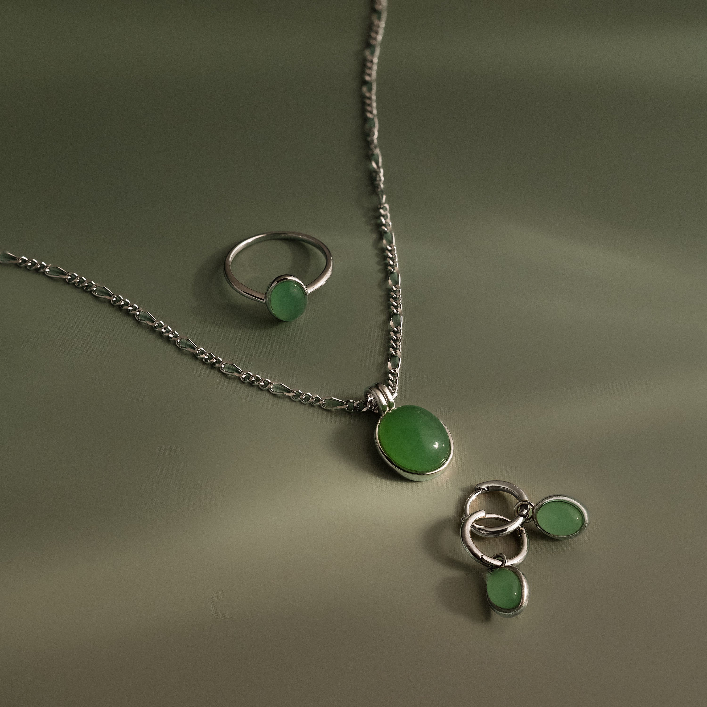 Jade Oval Jewelry Set in Silver